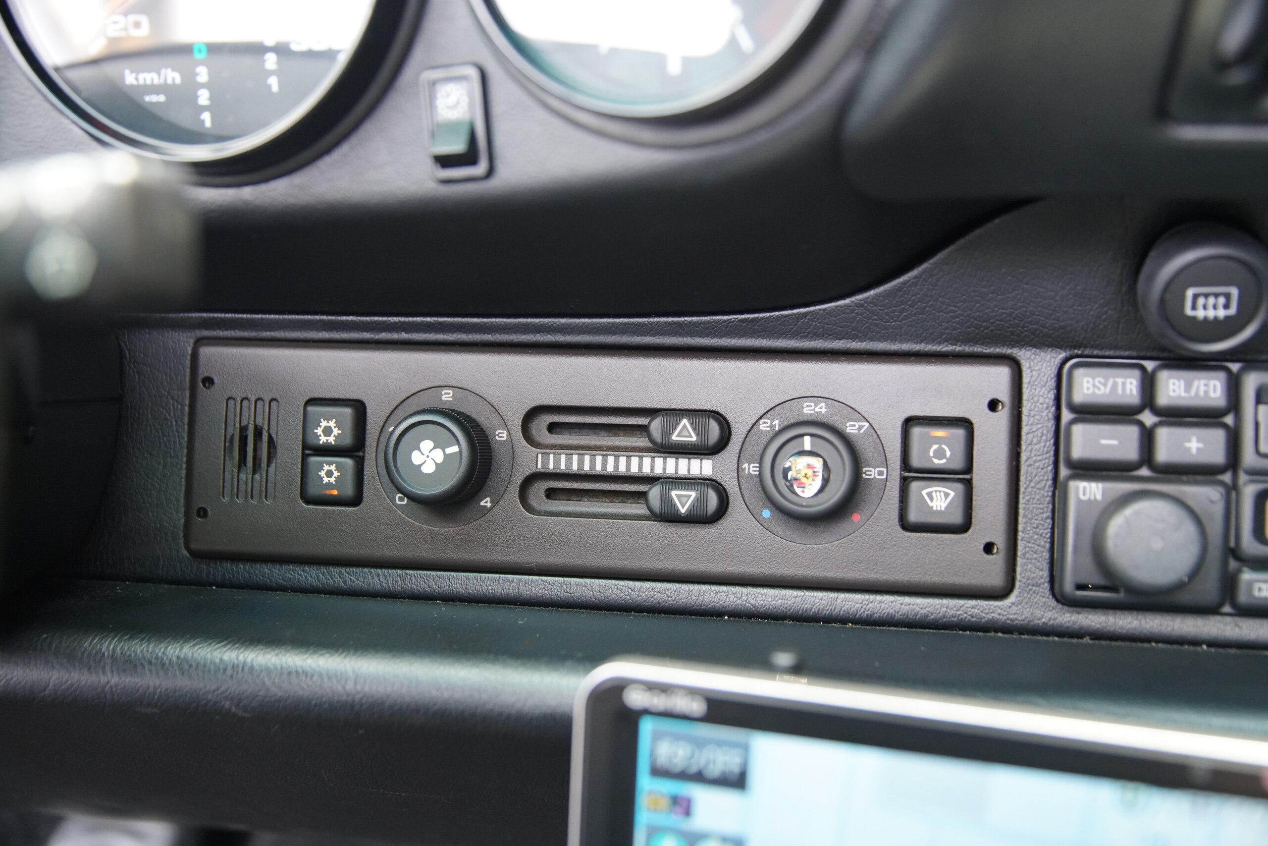1996 Porsche 911 Targa — Photo 21 / 29