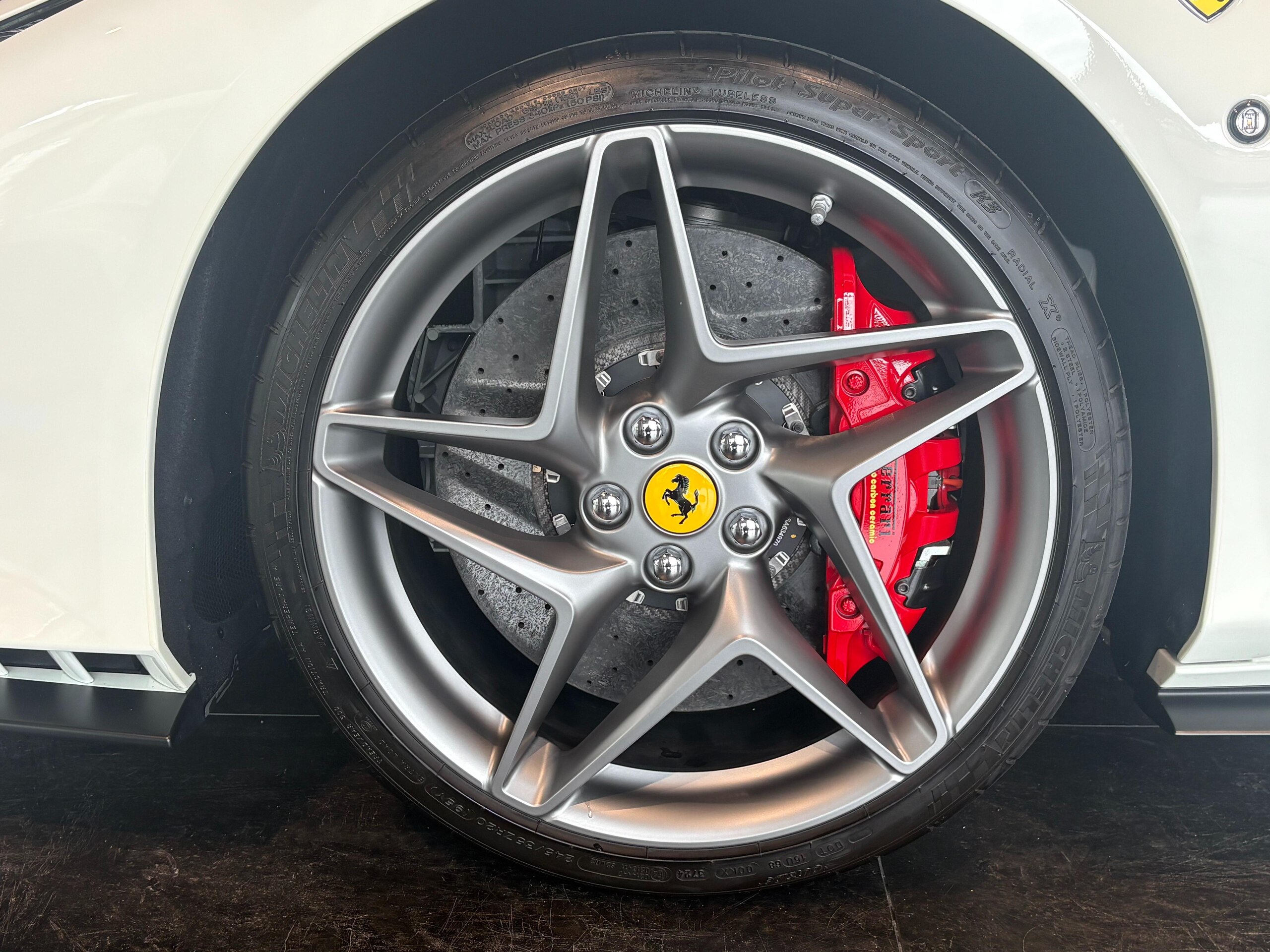 2022 Ferrari F8 Spider — Photo 21 / 23