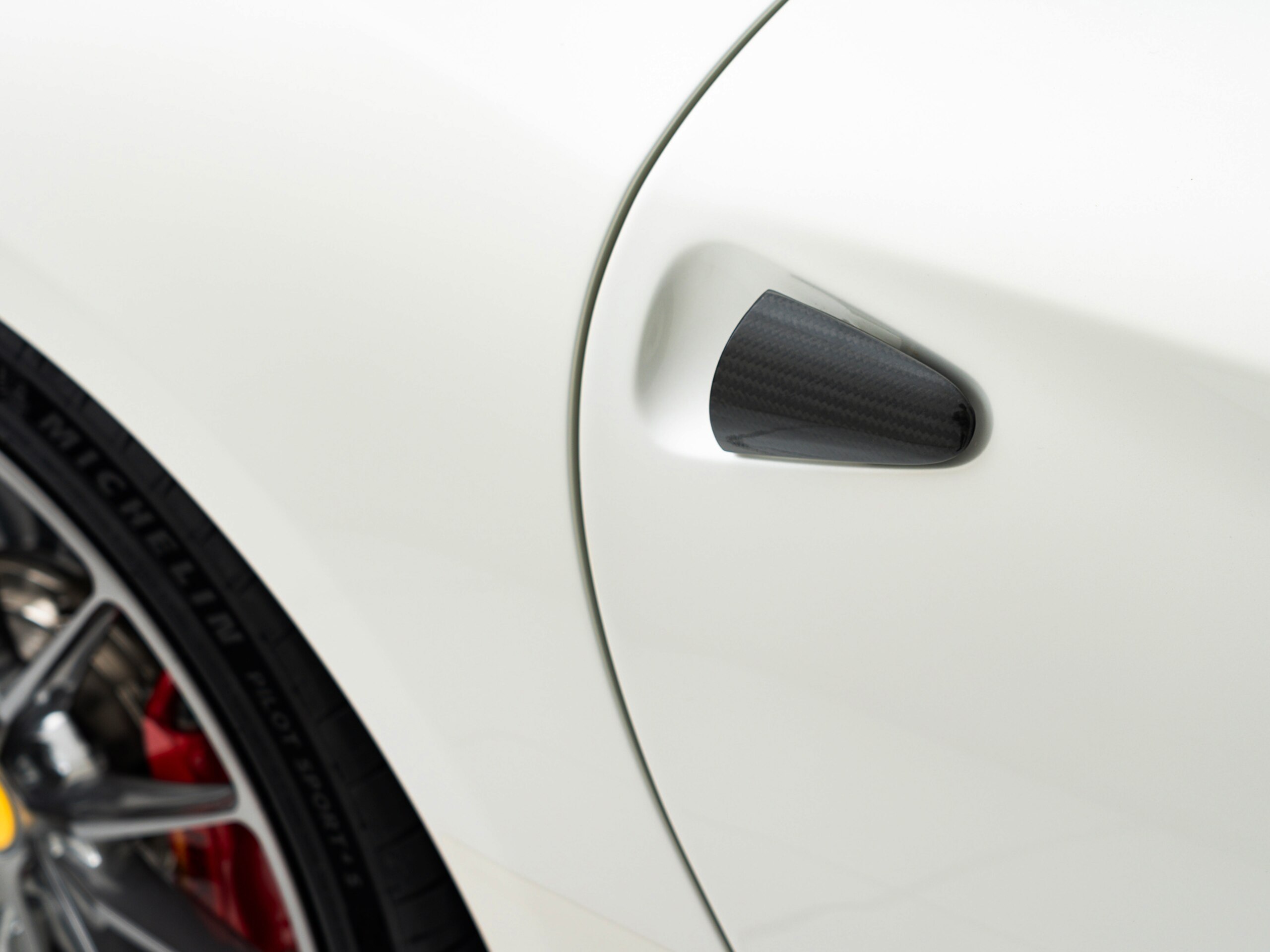 2014 Ferrari F12 Berlinetta — Photo 13 / 42