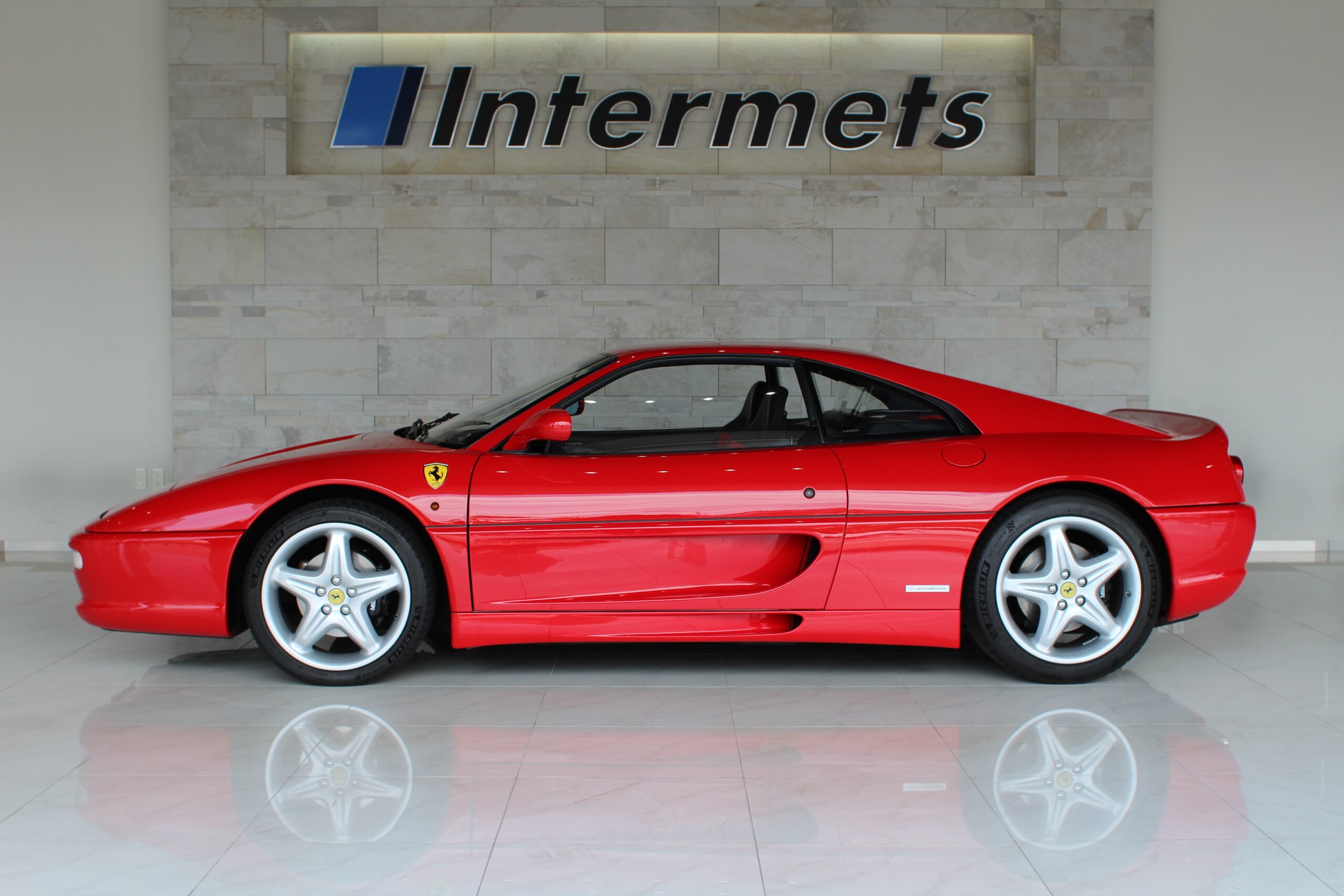 1995 Ferrari F355 Berlinetta Rosso Corsa Exterior for sale in Japan