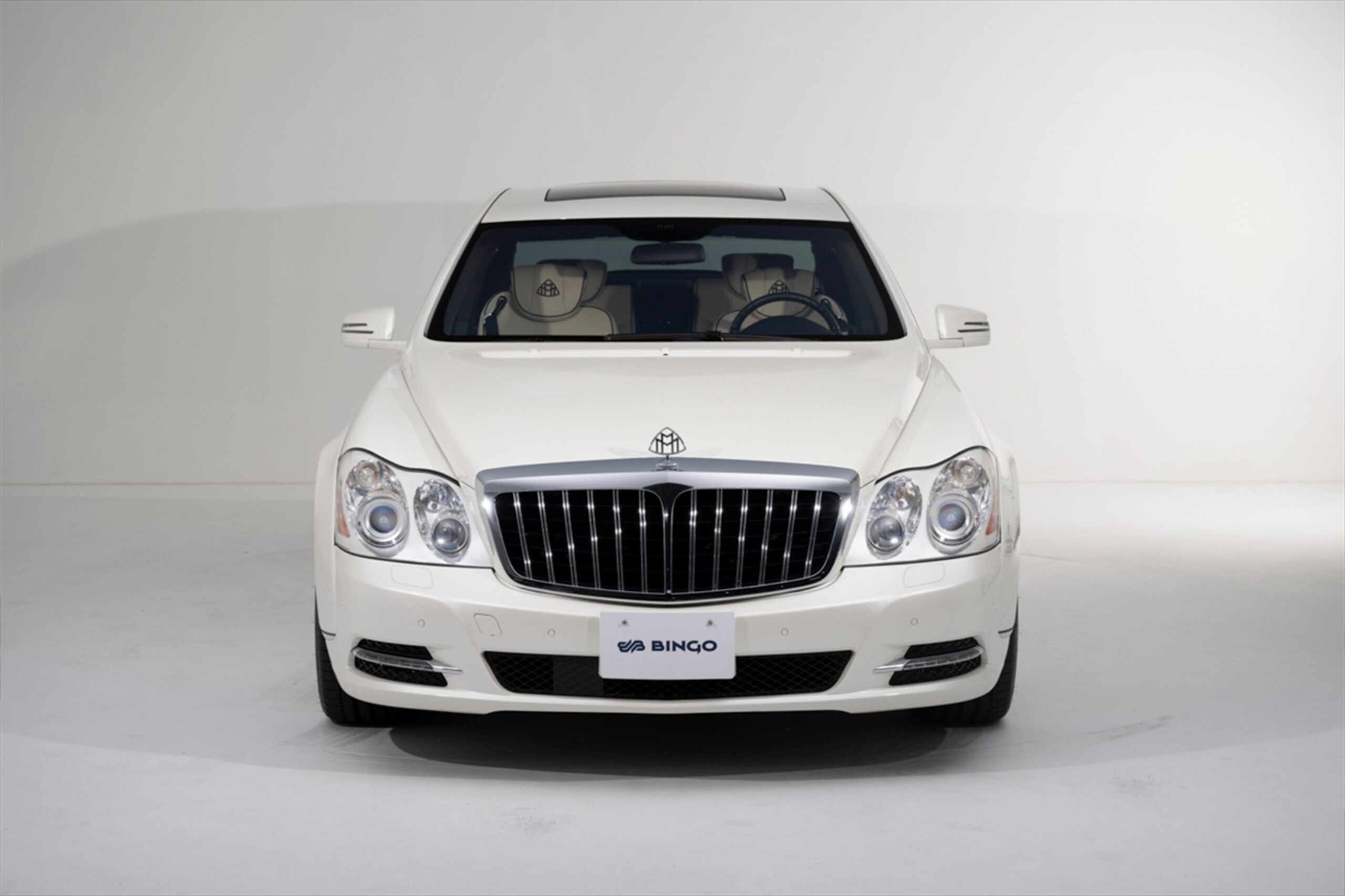2006 Mercedes Benz Maybach 57S White exterior for sale in Japan