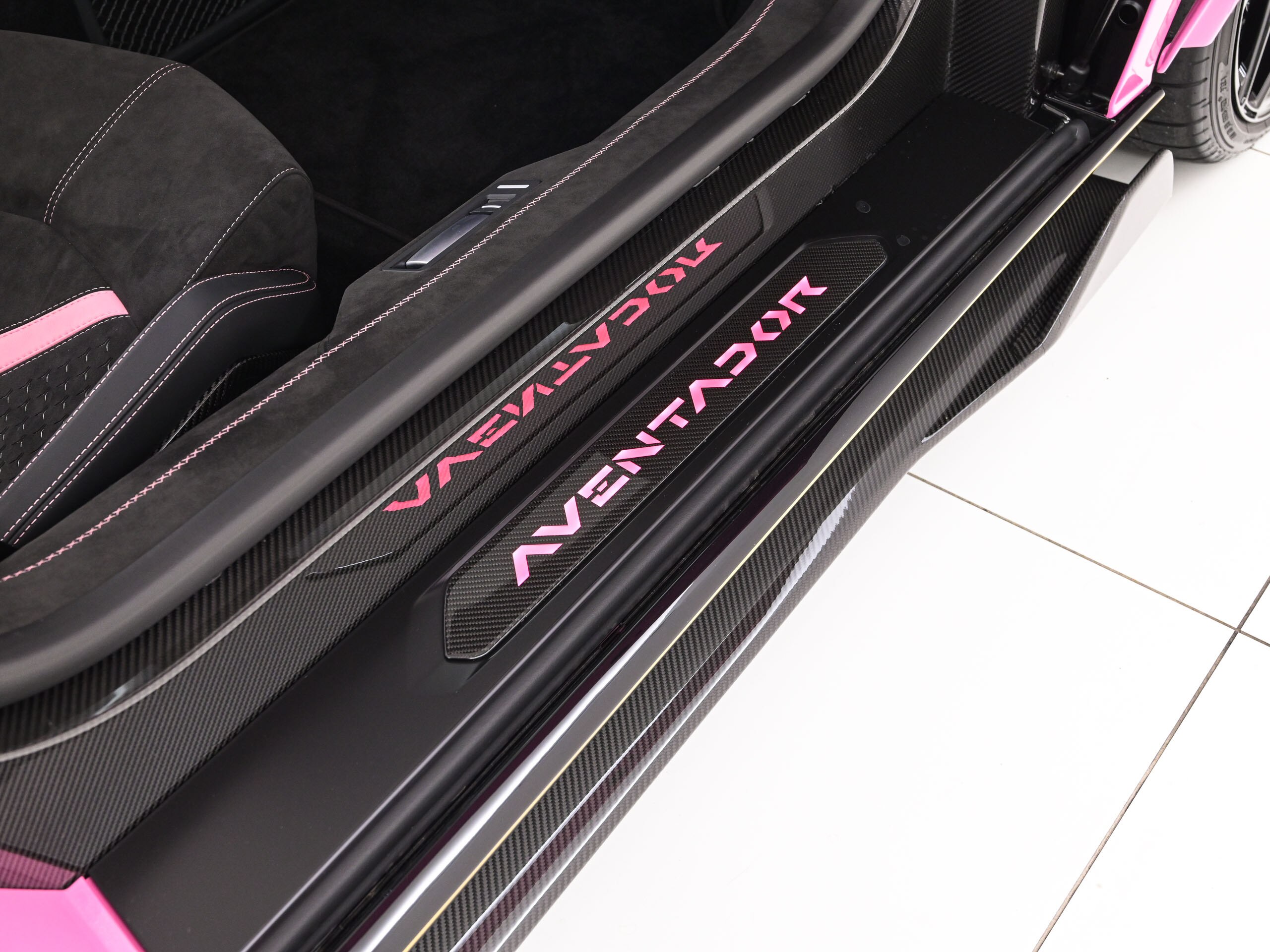 2022 Lamborghini Aventador Roadster LP780-4 Ultimae — Photo 15 / 25