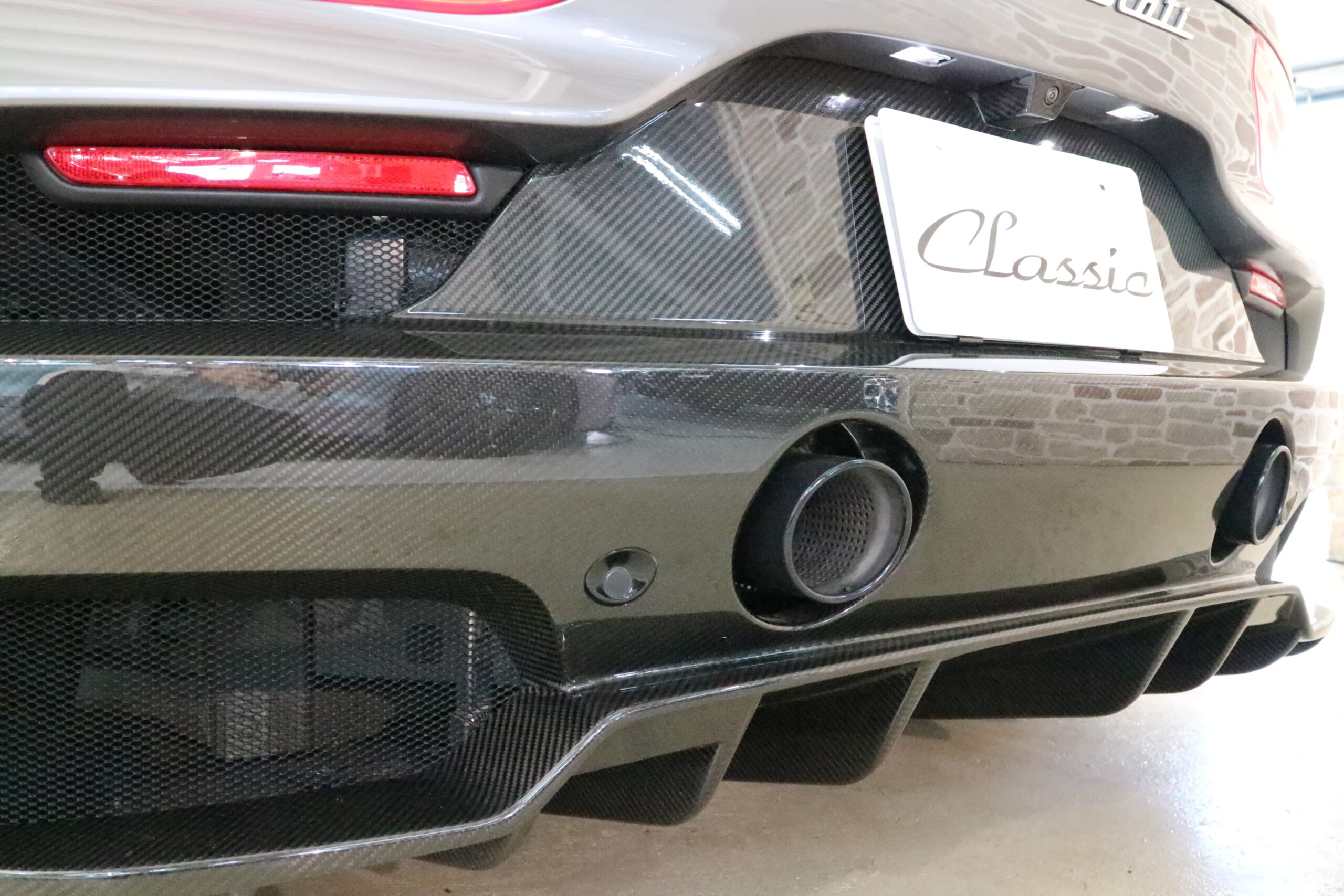 2022 Maserati MC20 — Photo 8 / 32