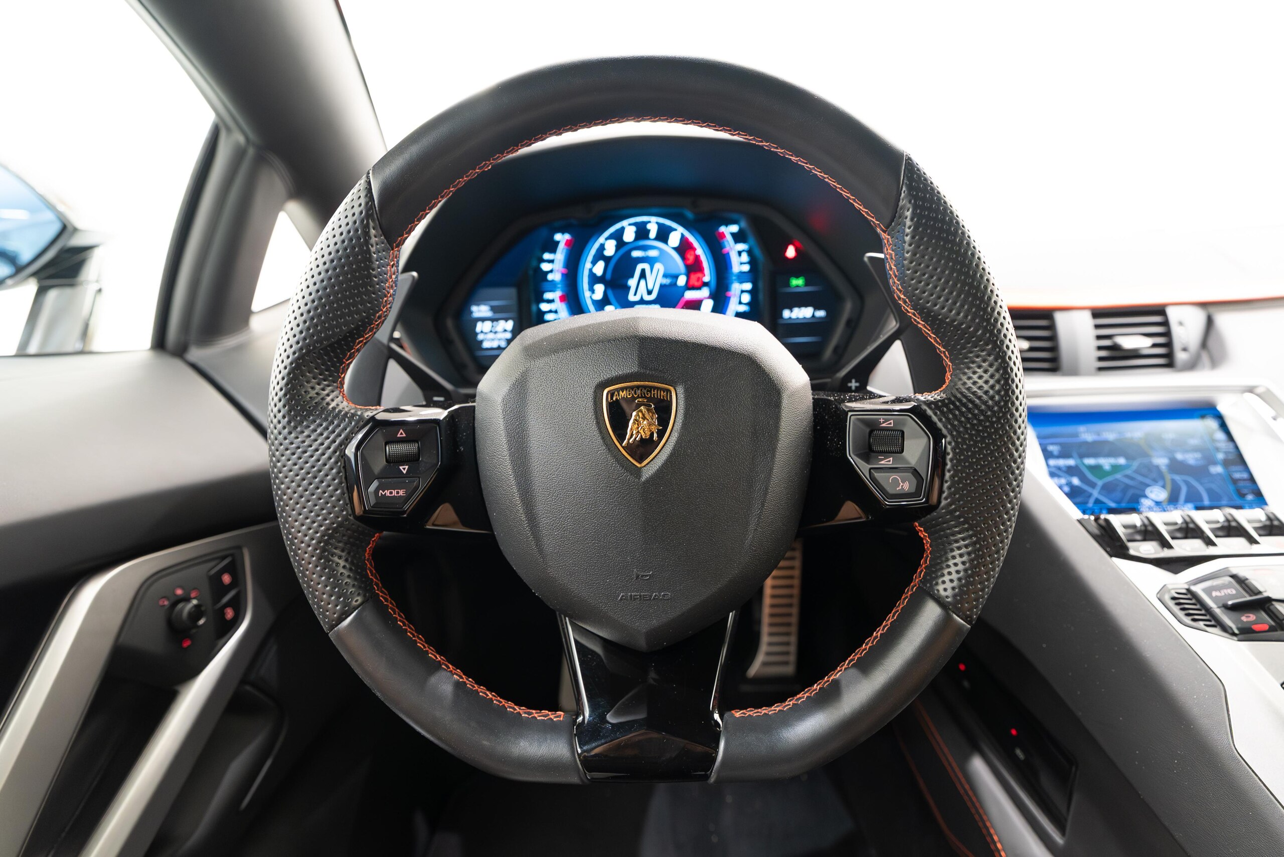 2018 Lamborghini Aventador S — Photo 20 / 26