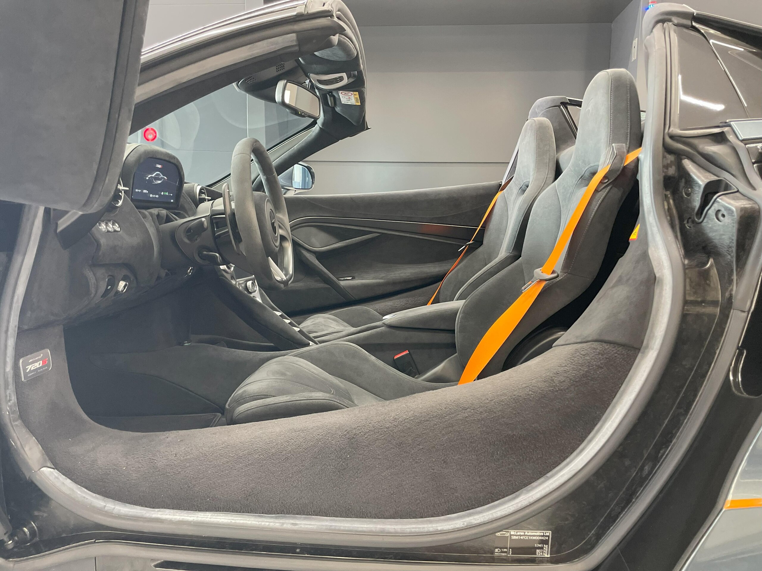 2019 McLaren 720S Spider — Photo 12 / 18