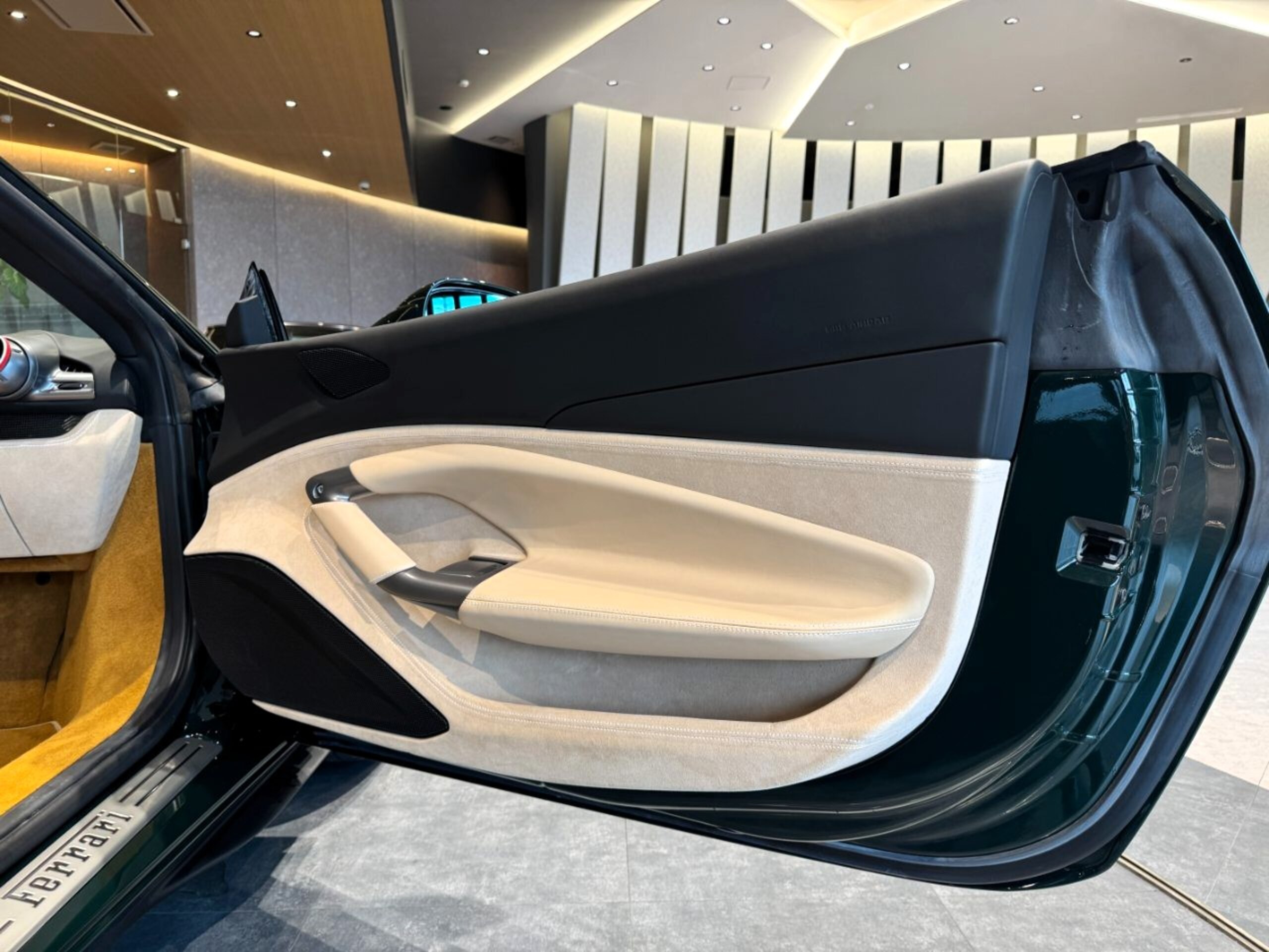 2022 Ferrari F8 Spider — Photo 17 / 72