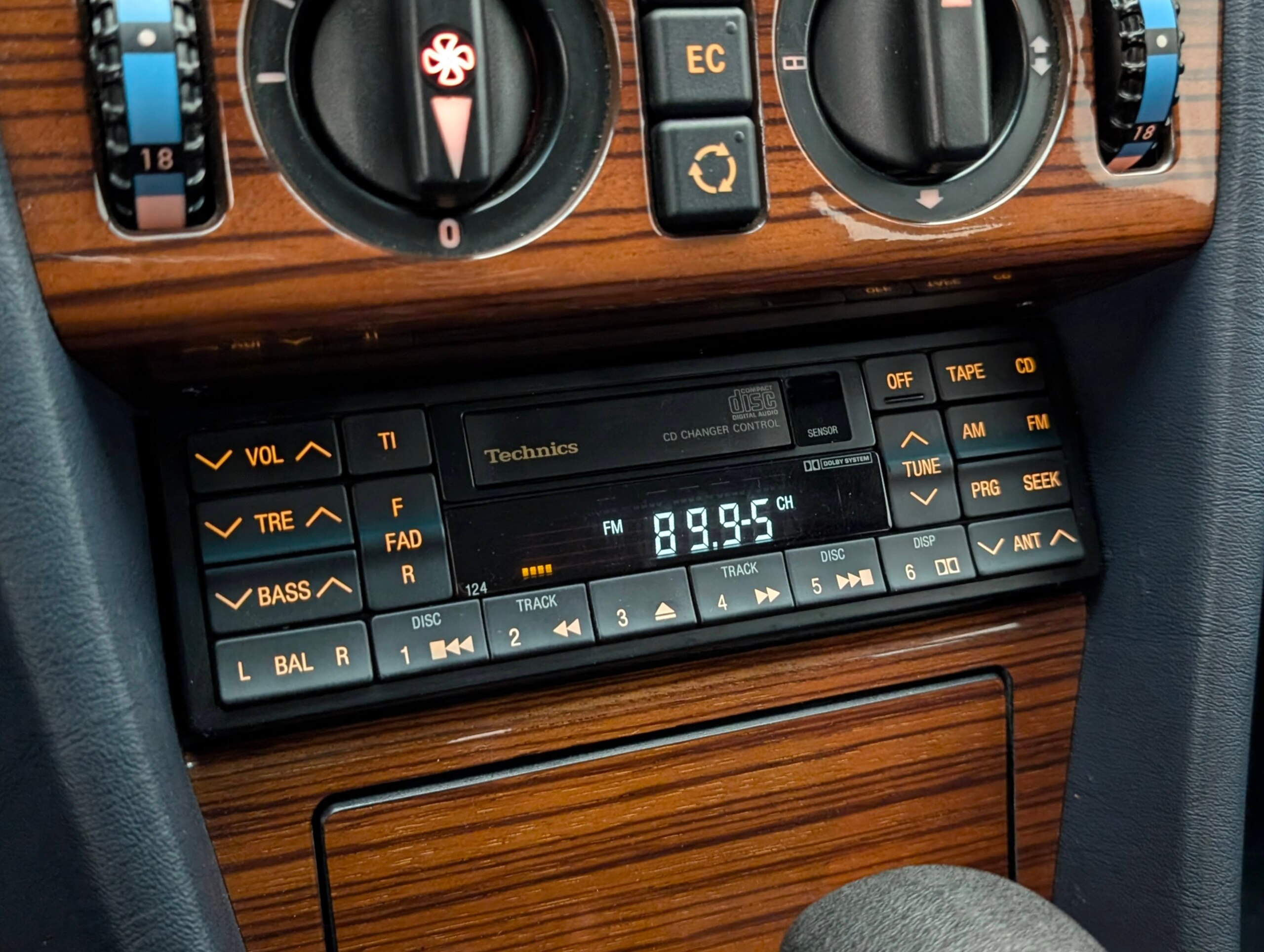 1992 Mercedes Benz 300E — Photo 11 / 21