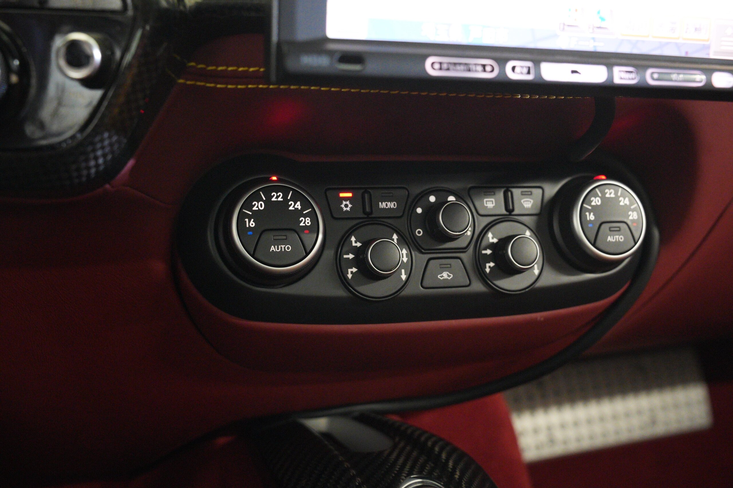 2013 Ferrari F12 Berlinetta — Photo 14 / 22