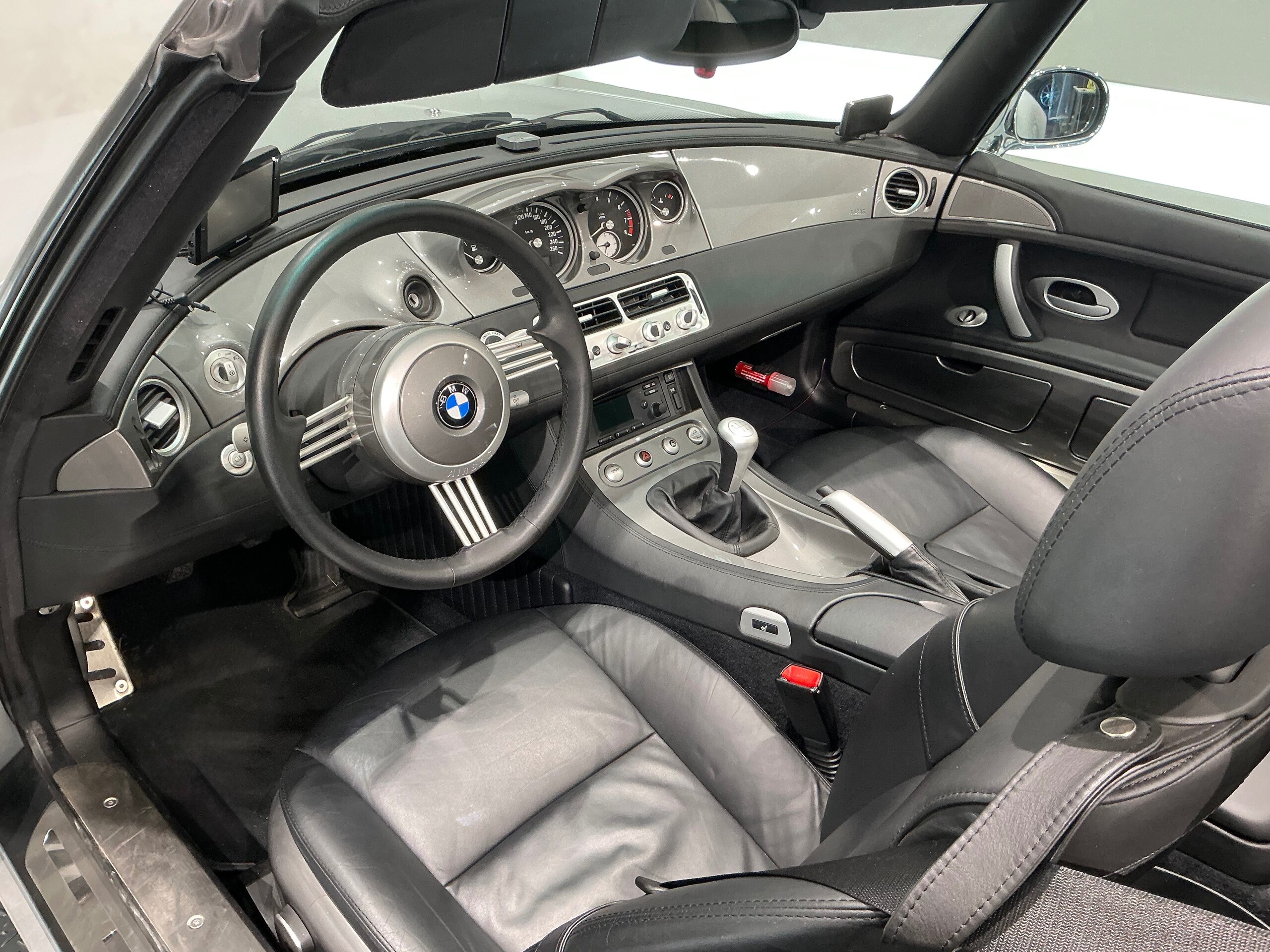 2000 BMW Z8 — Photo 9 / 19