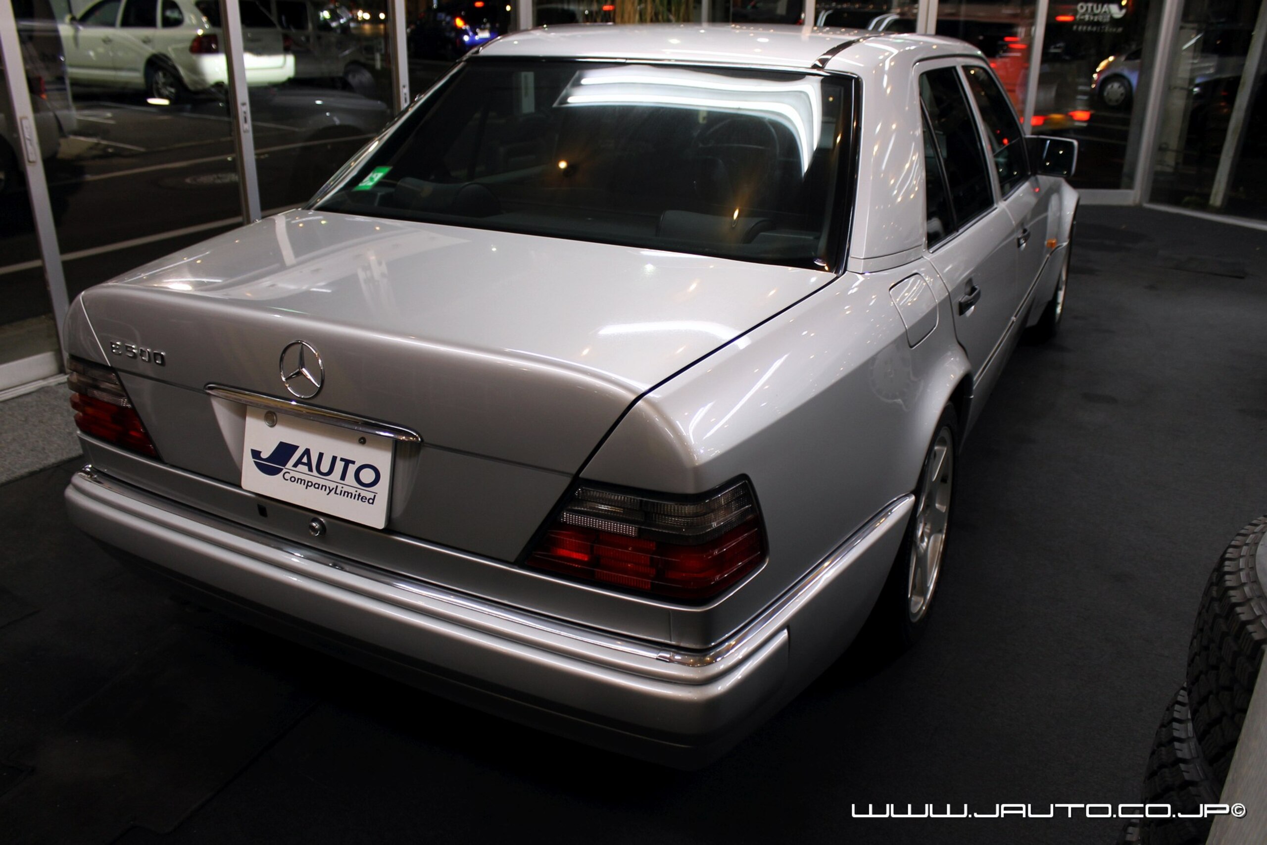 1994 Mercedes Benz E500 — Photo 6 / 14