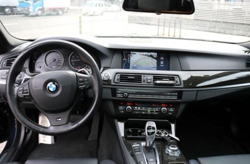 2011 BMW 528i M Sport — Photo 7 / 11