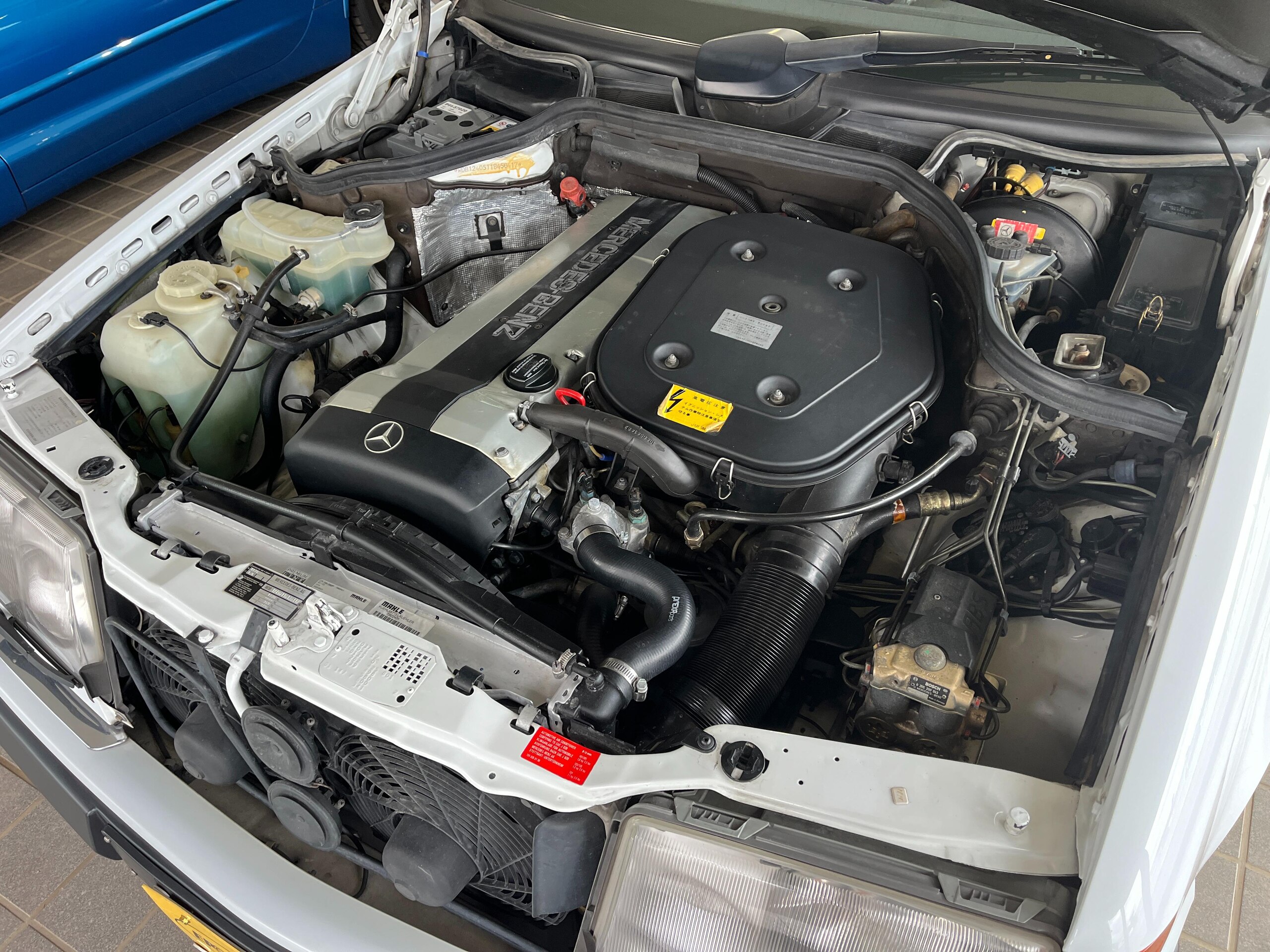 1991 Mercedes Benz 300CE-24 — Photo 17 / 18