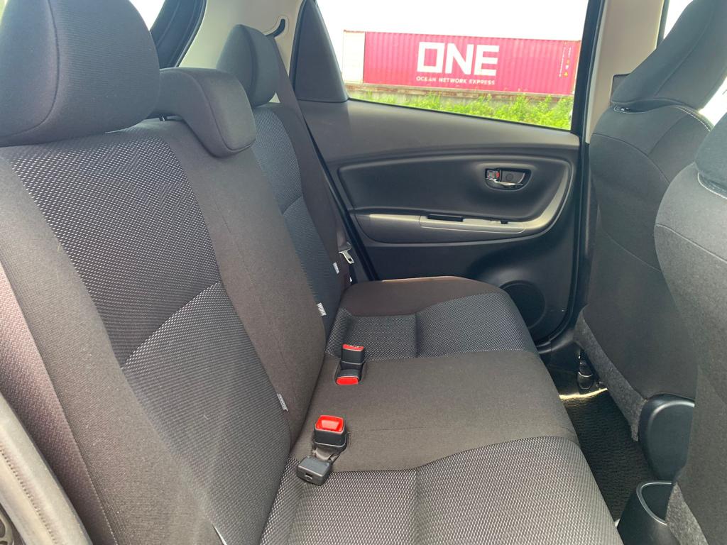 2019 Toyota Vitz — Photo 18 / 20