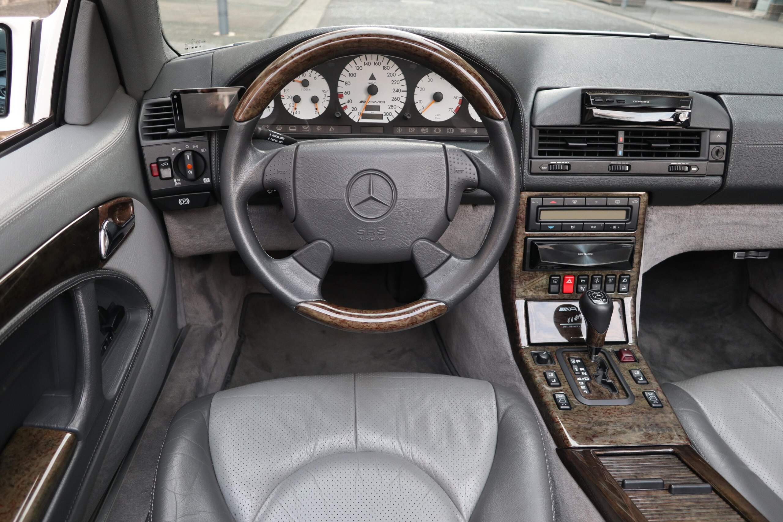 1996 Mercedes Benz SL60 AMG — Photo 11 / 24