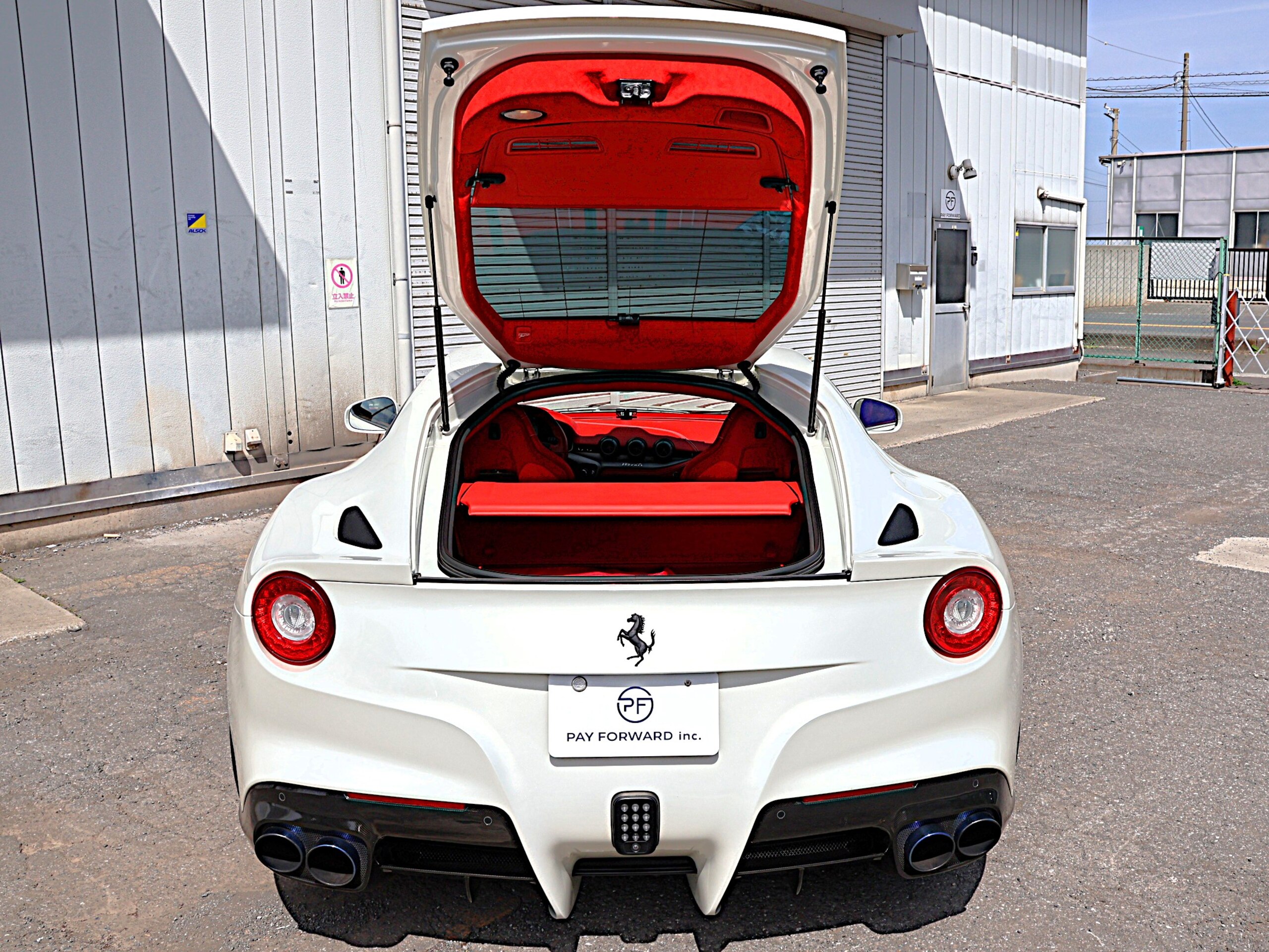 2014 Ferrari F12 Berlinetta — Photo 15 / 16