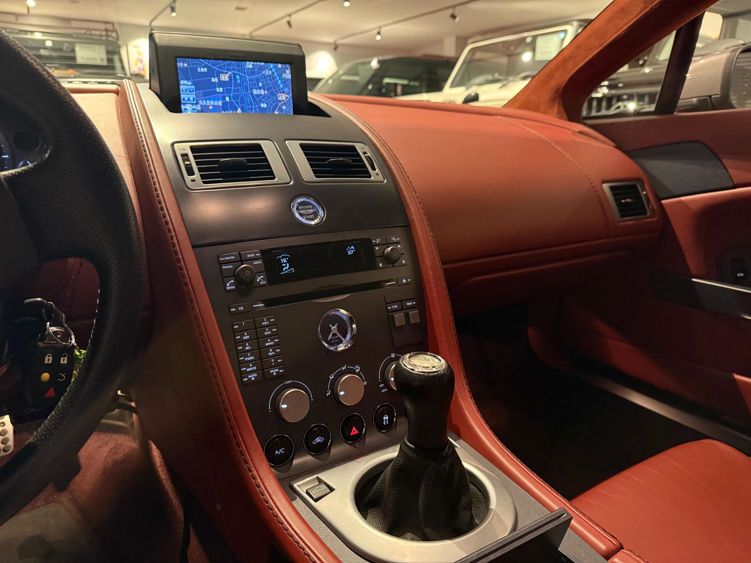 2006 Aston Martin V8 Vantage — Photo 11 / 17