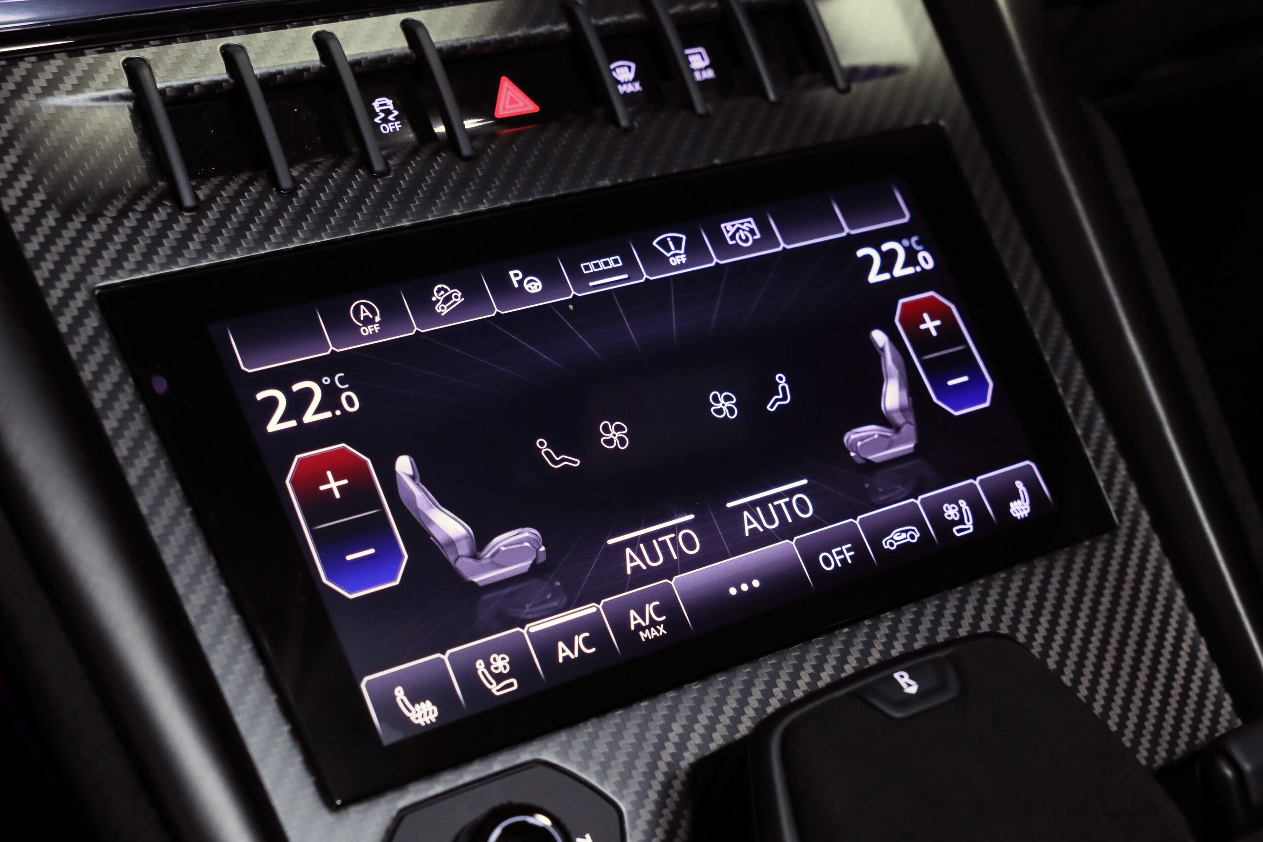 2024 Lamborghini Urus Performante — Photo 12 / 22