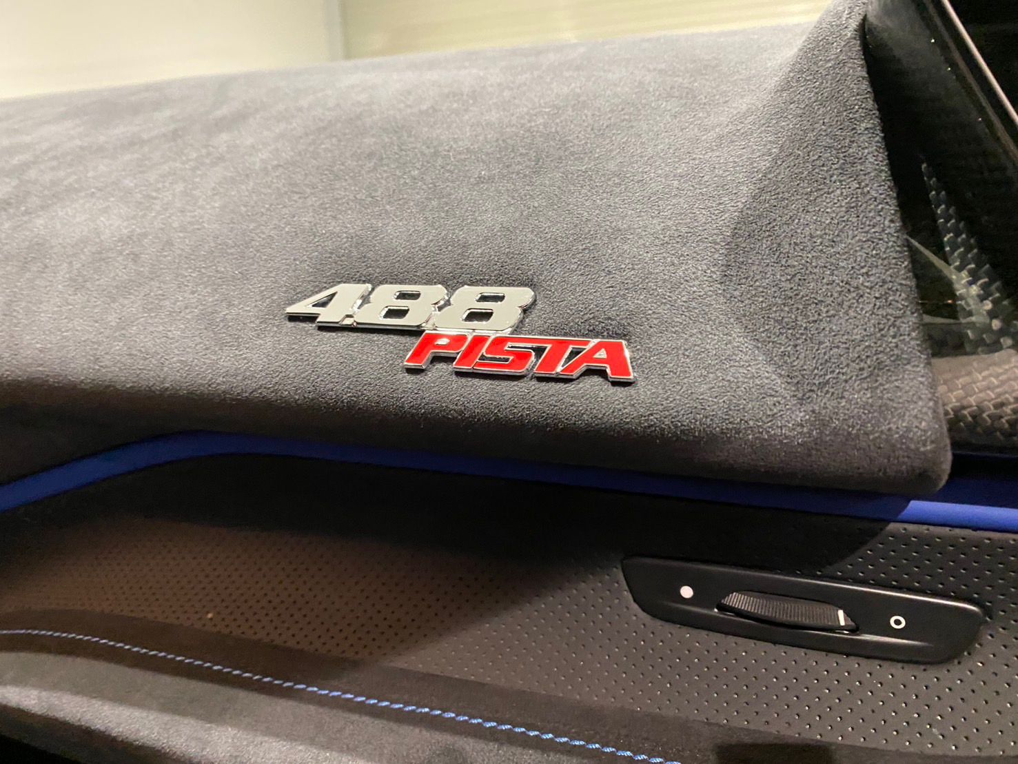 2019 Ferrari 488 Pista — Photo 14 / 24