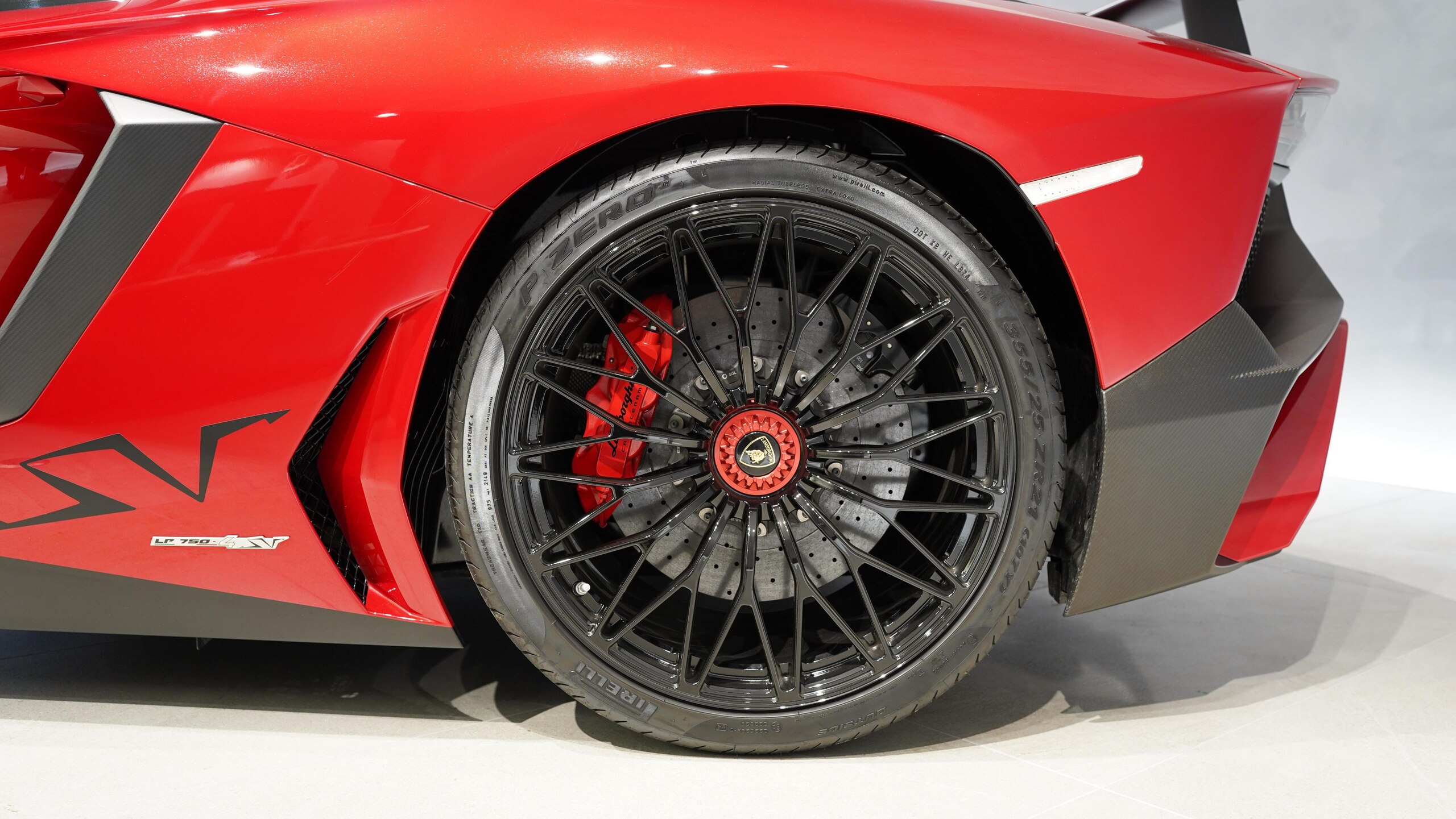 2016 Lamborghini Aventador SV — Photo 15 / 17