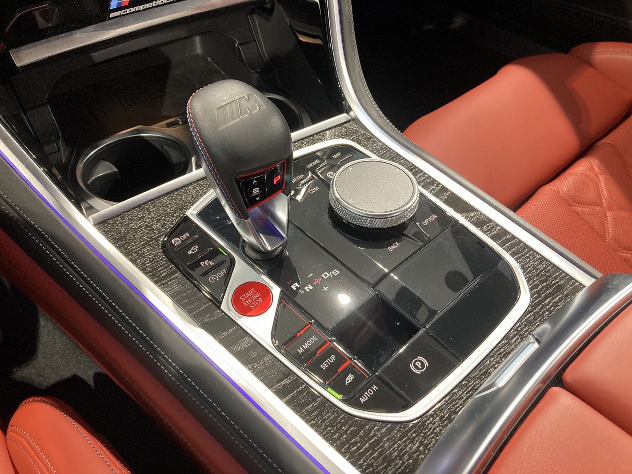 2020 BMW M8 Competition — Photo 12 / 17