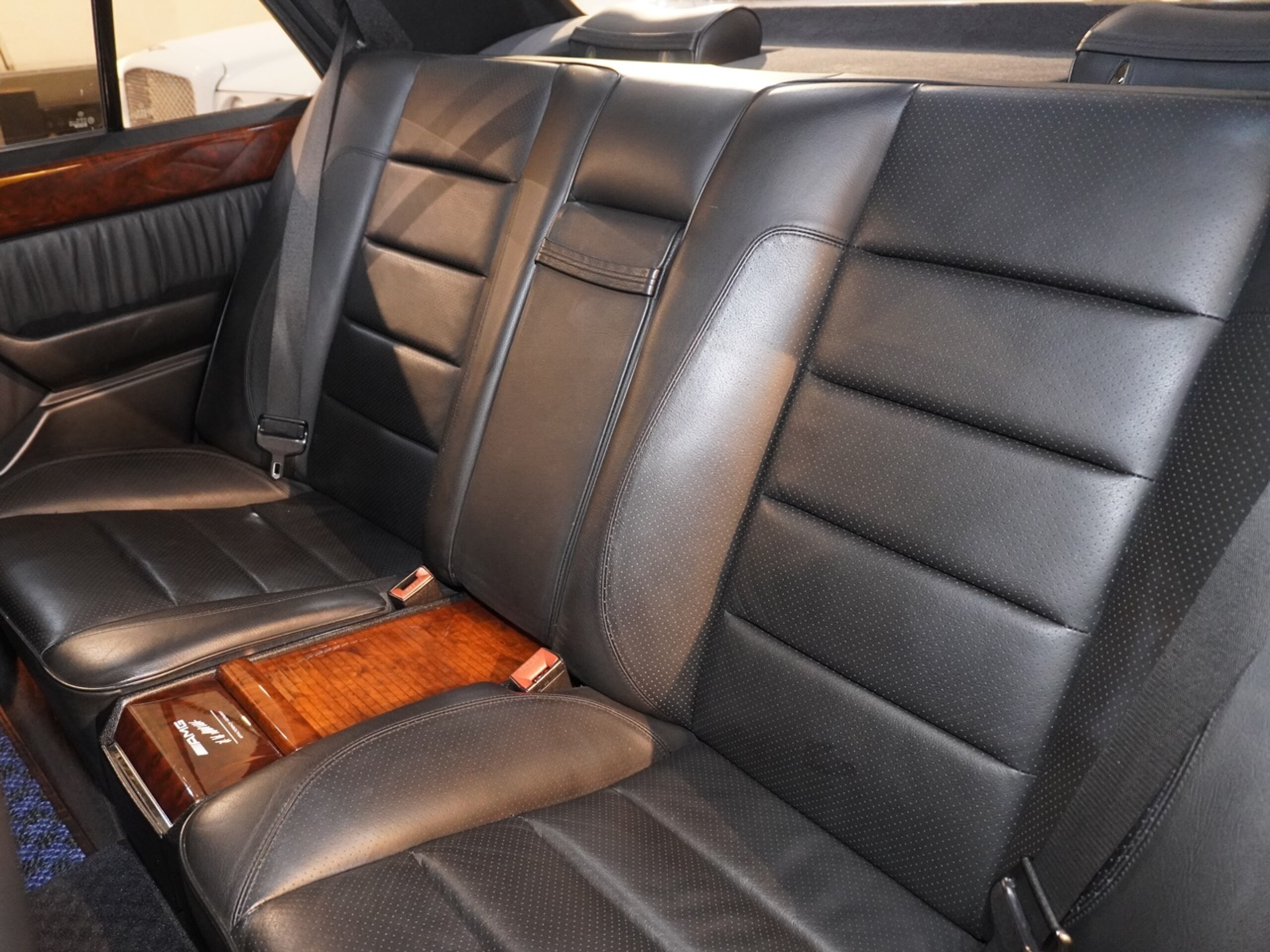 1993 Mercedes Benz E60 AMG — Photo 22 / 24