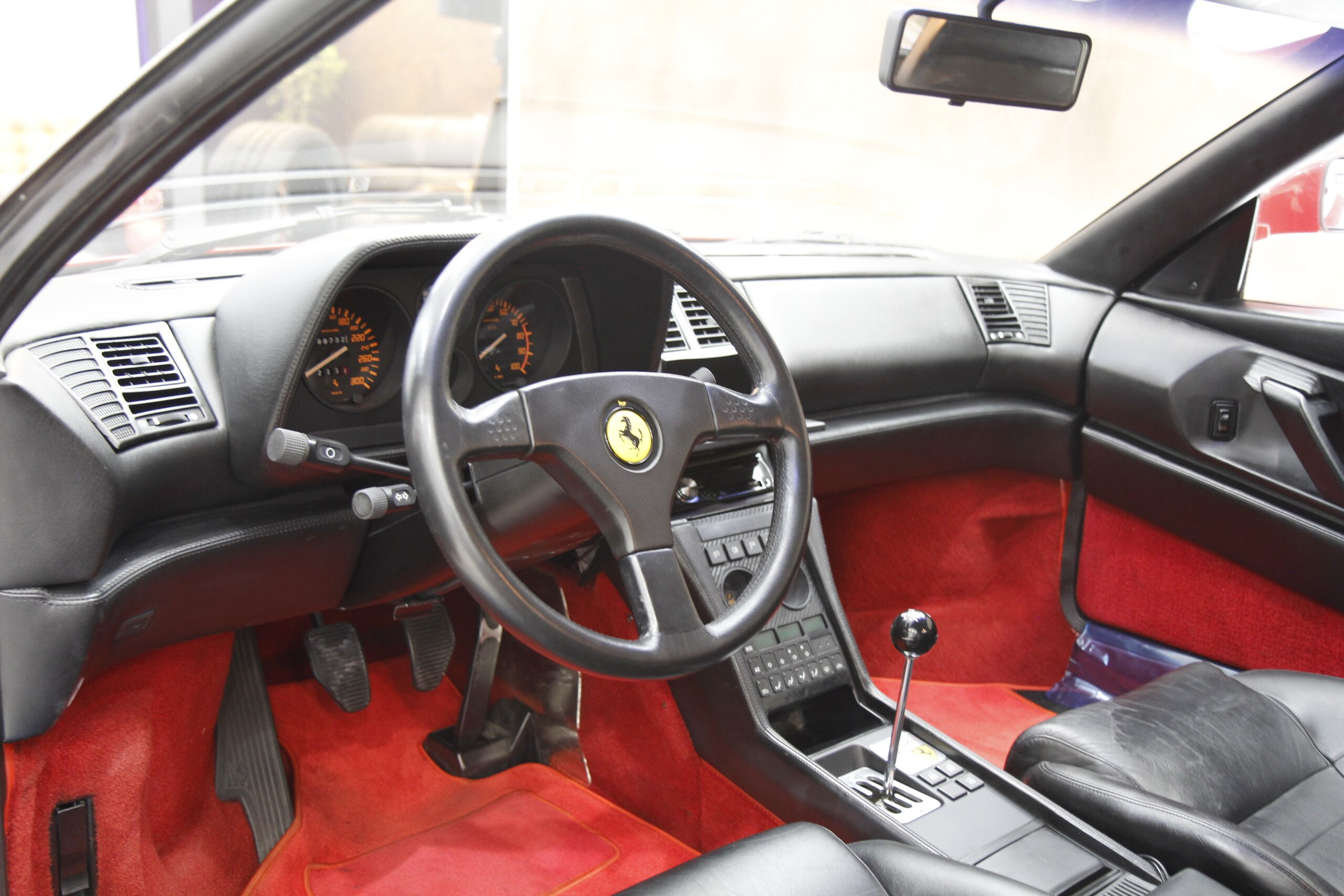 1990 Ferrari 348 TB — Photo 12 / 18