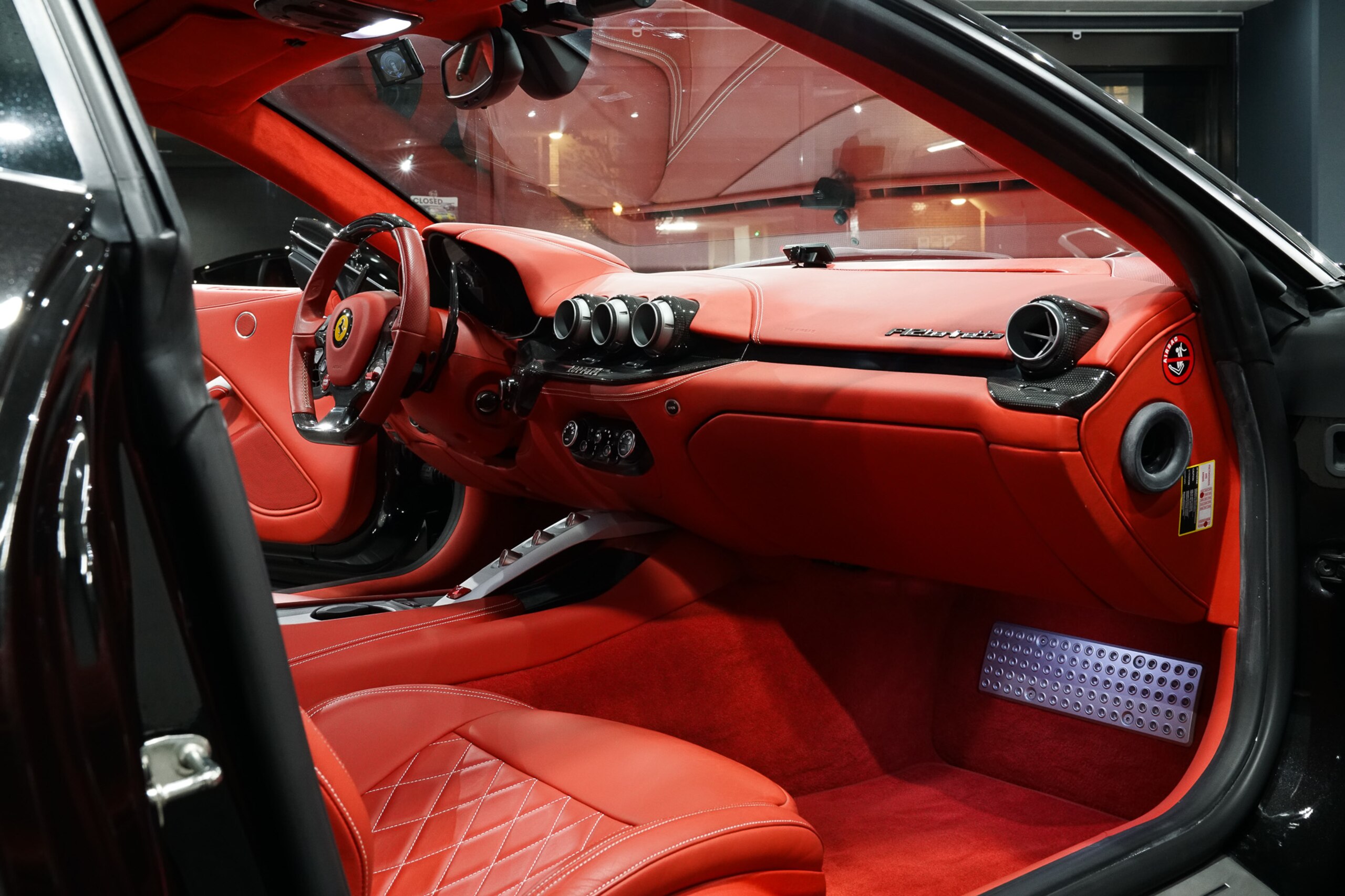 2013 Ferrari F12 Berlinetta — Photo 11 / 15