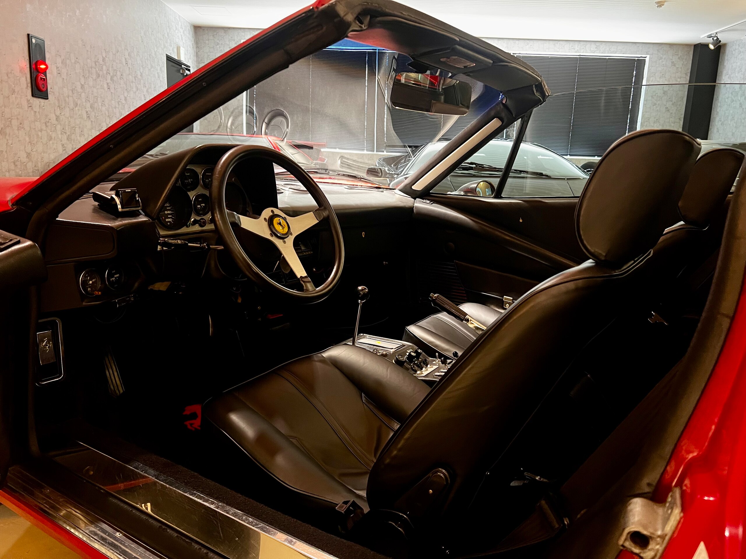 1980 Ferrari 308GTS — Photo 7 / 17