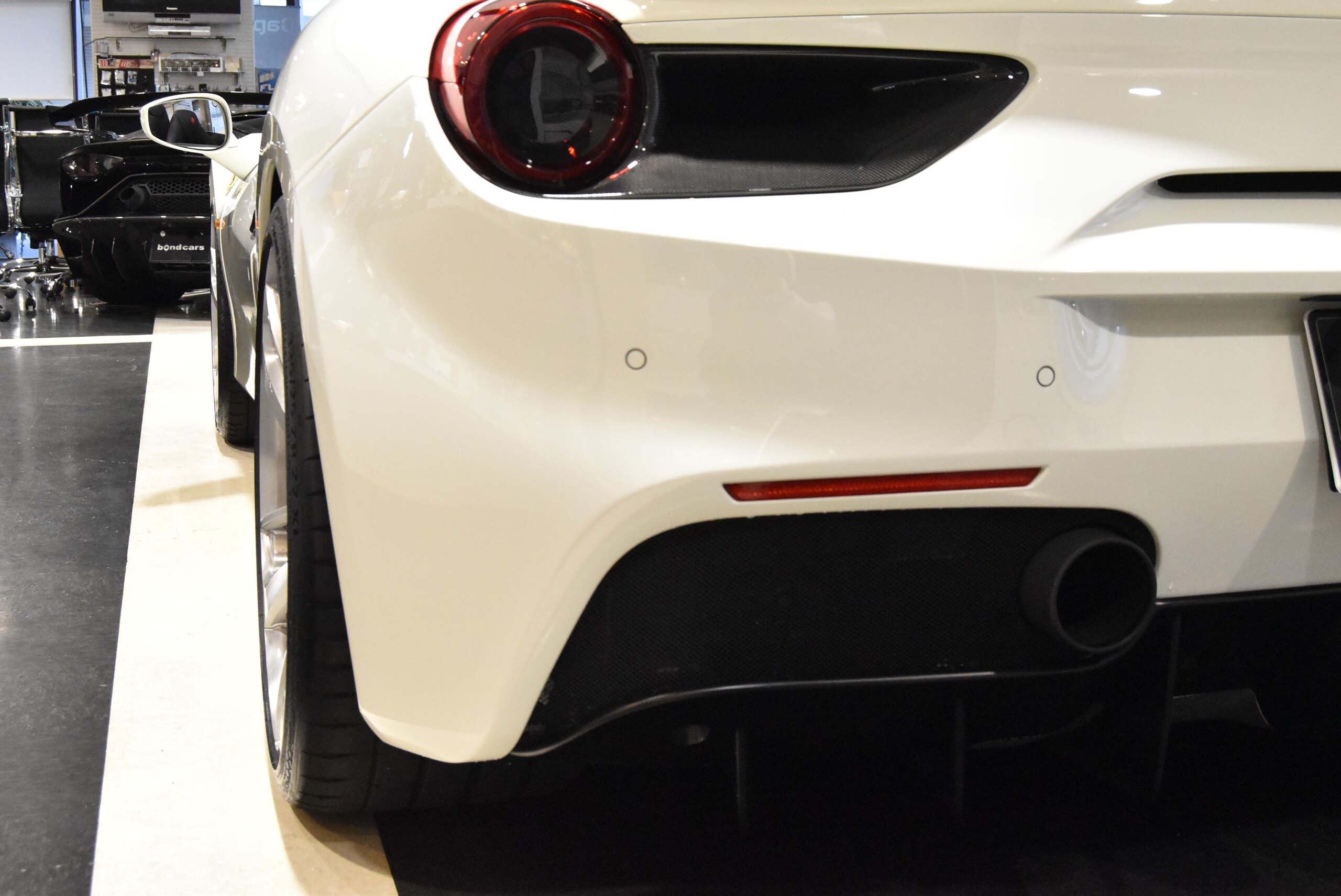 2017 Ferrari 488 Spider — Photo 23 / 35