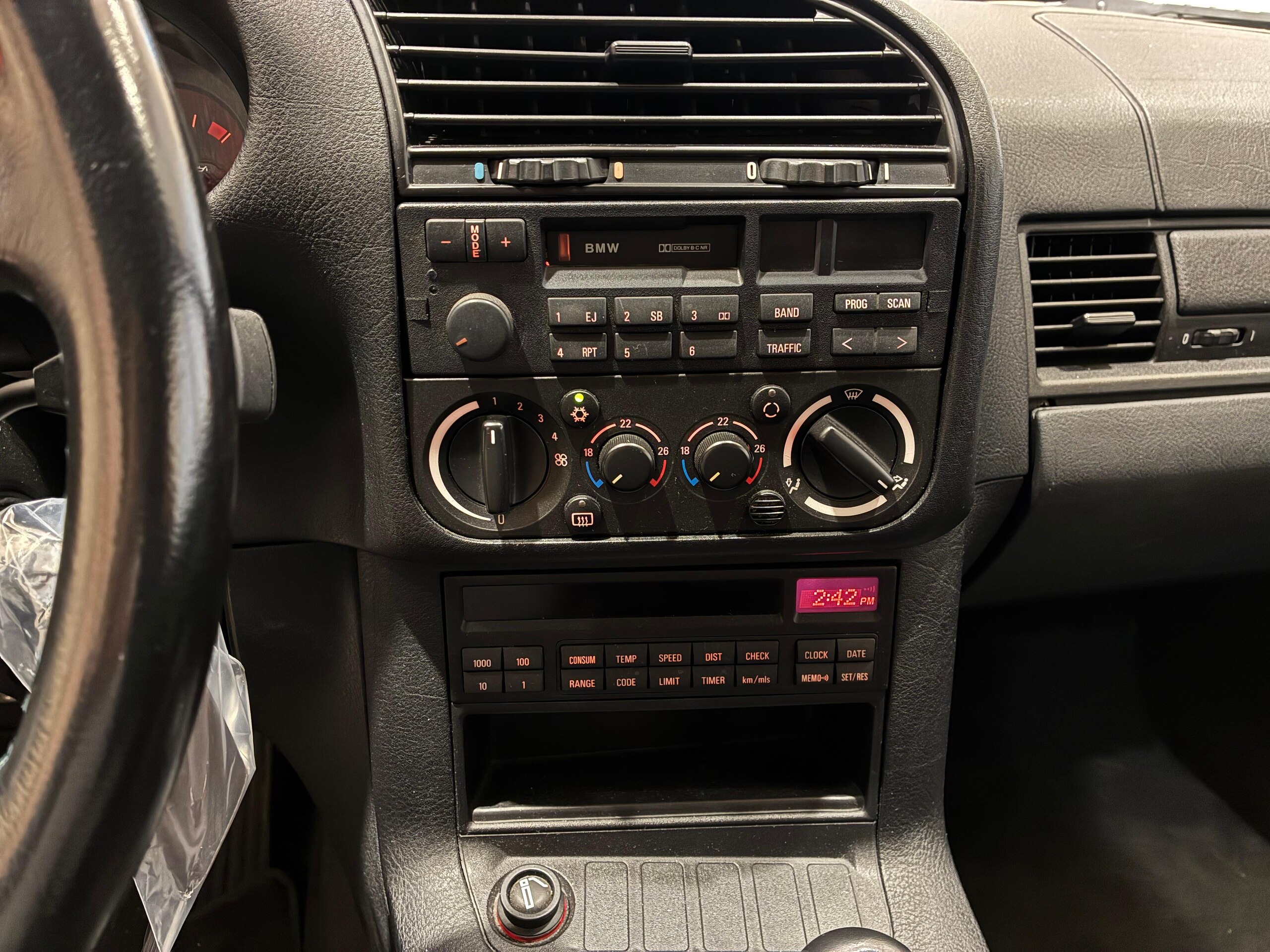 1994 BMW M3 Coupe — Photo 8 / 17