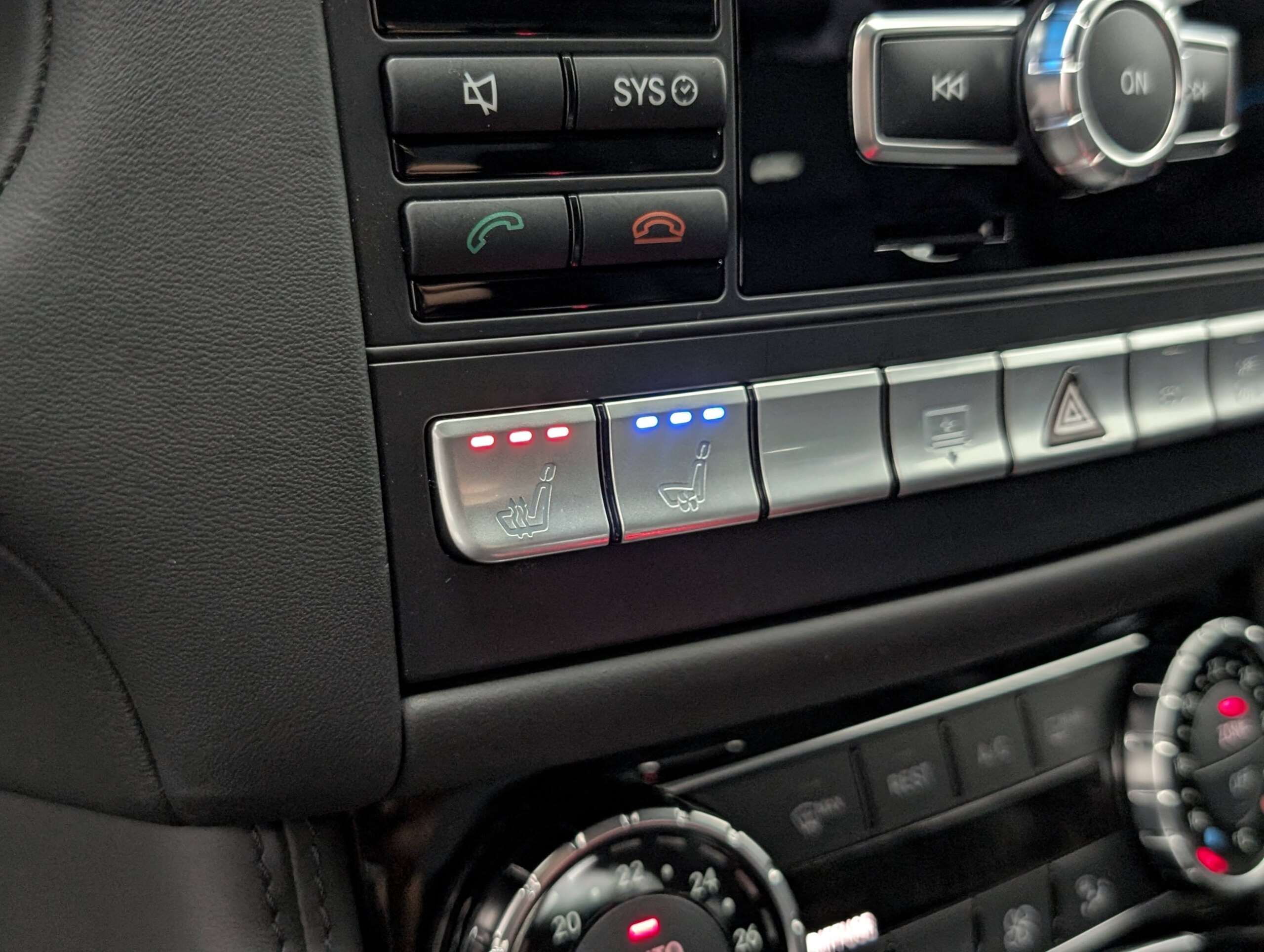 2012 Mercedes Benz CLS63 AMG — Photo 23 / 38