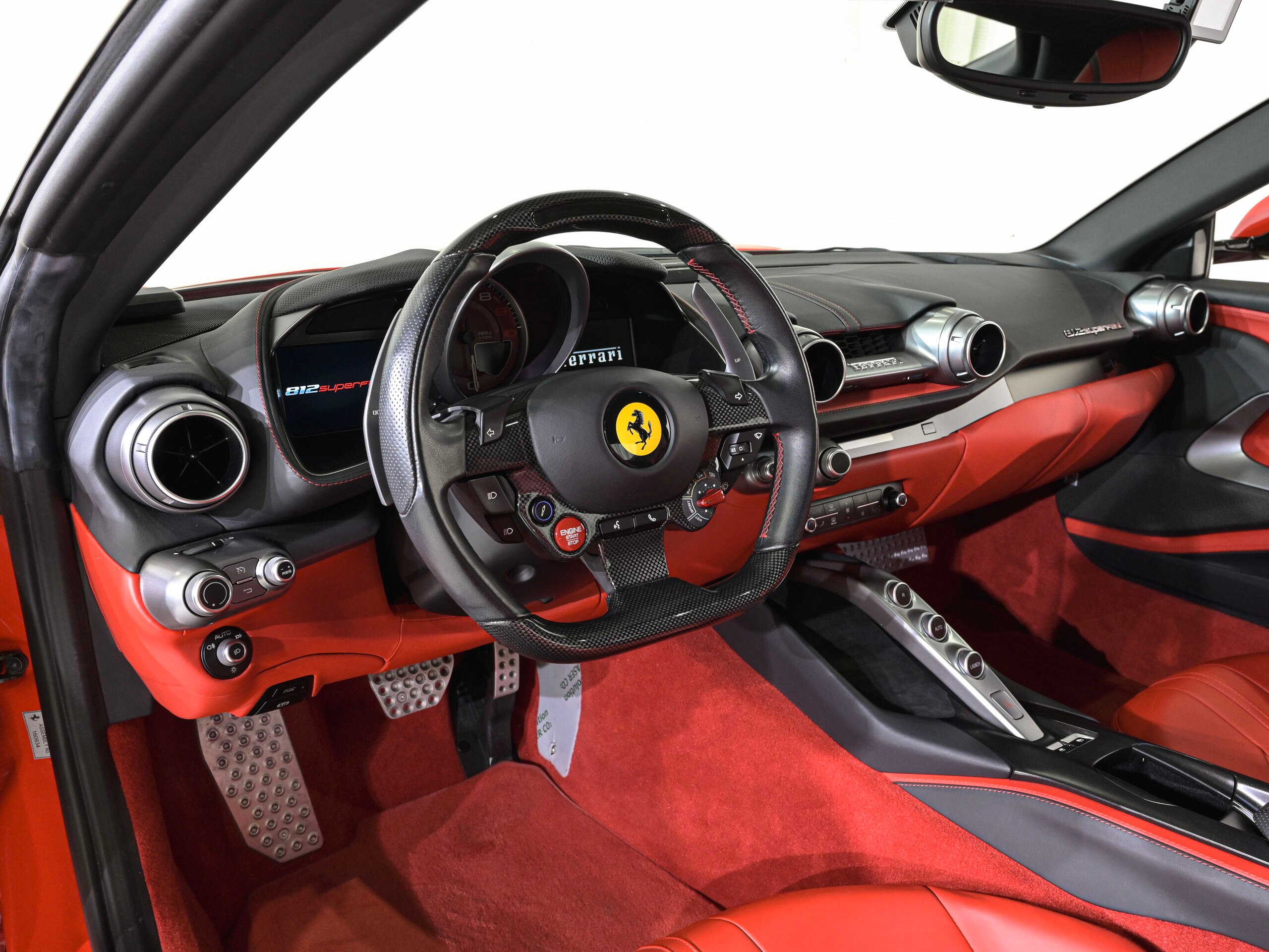 2019 Ferrari 812 Superfast — Photo 8 / 21