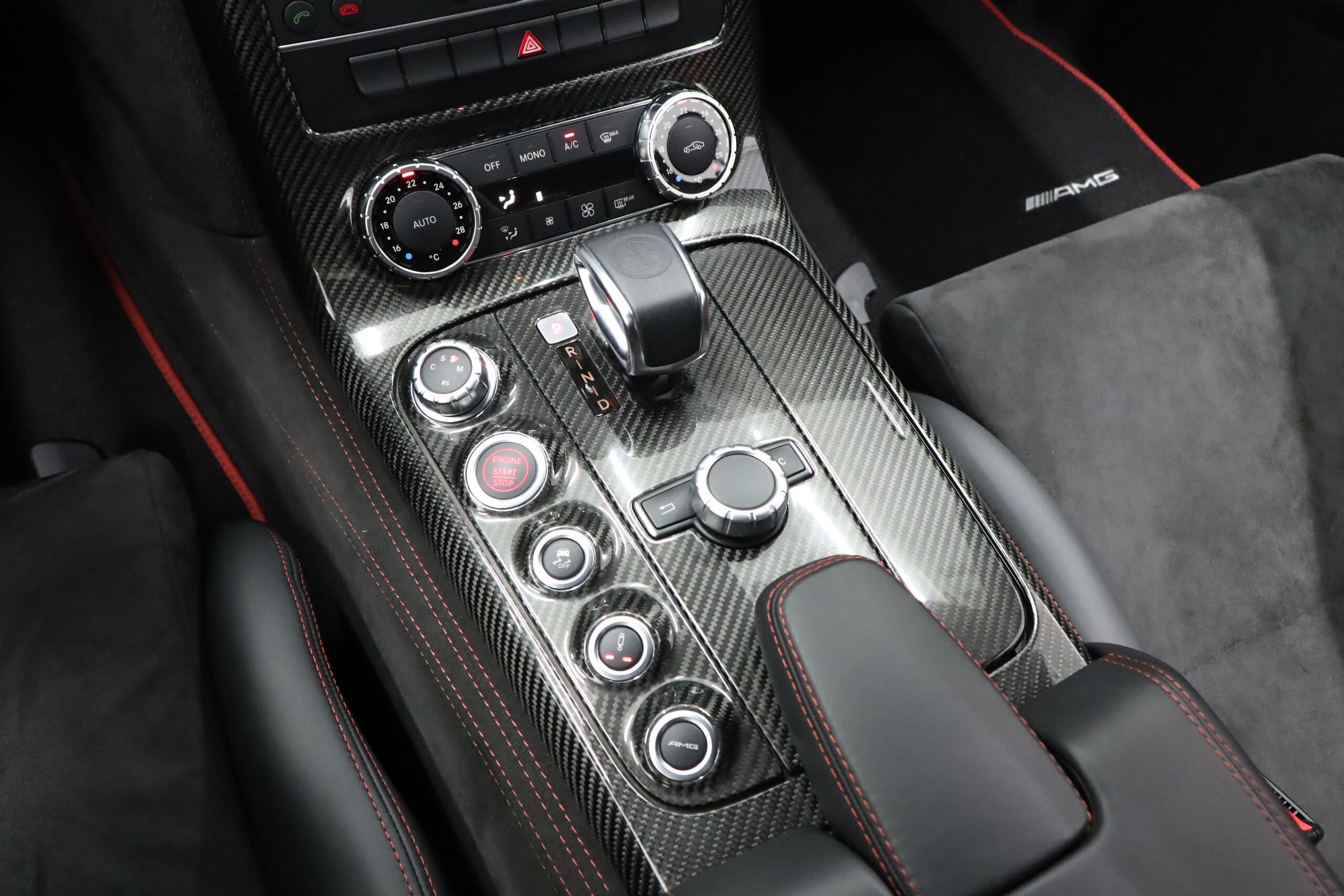 2013 Mercedes Benz SLS AMG — Photo 17 / 22