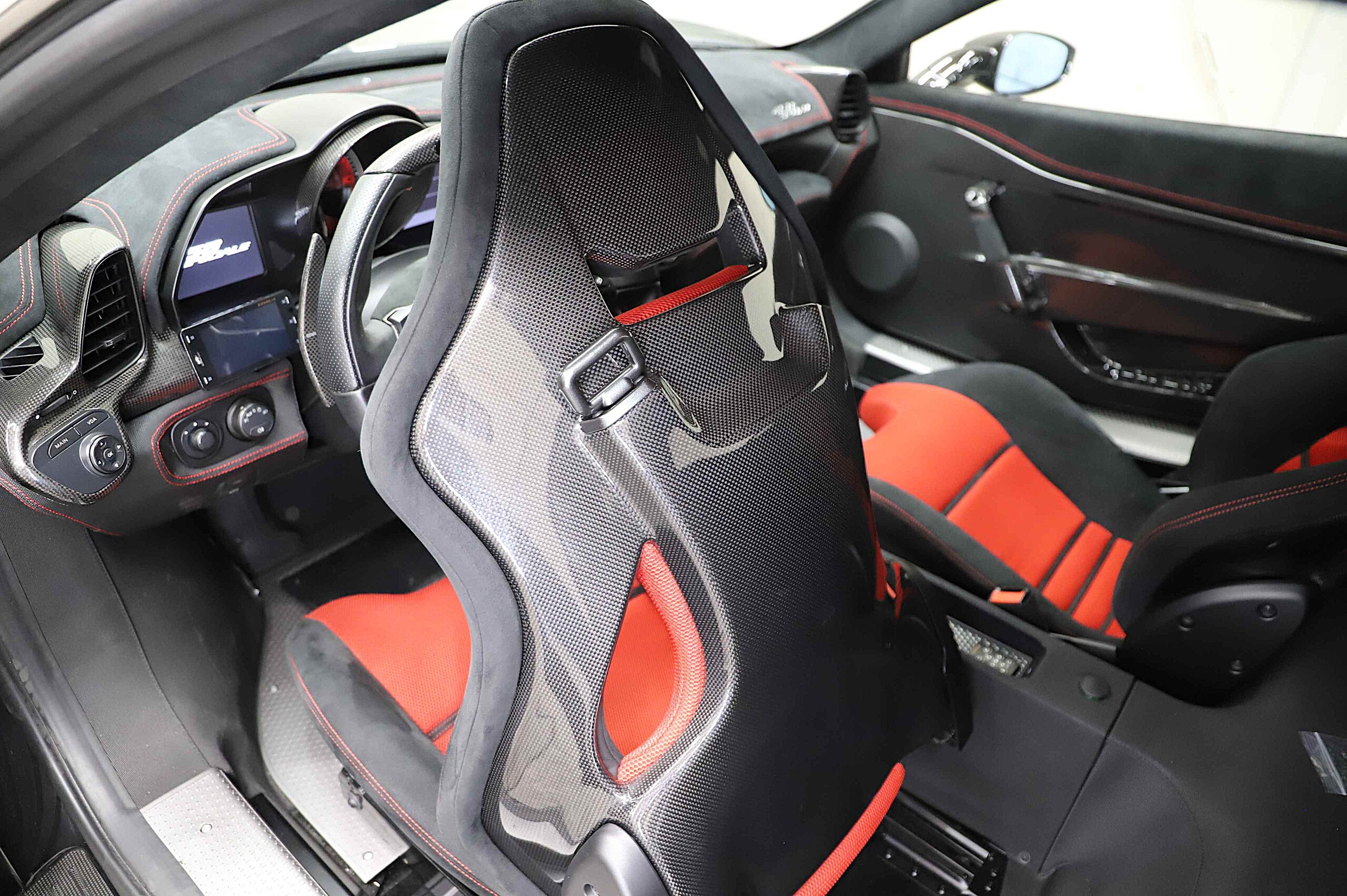 2015 Ferrari 458 Speciale — Photo 7 / 25