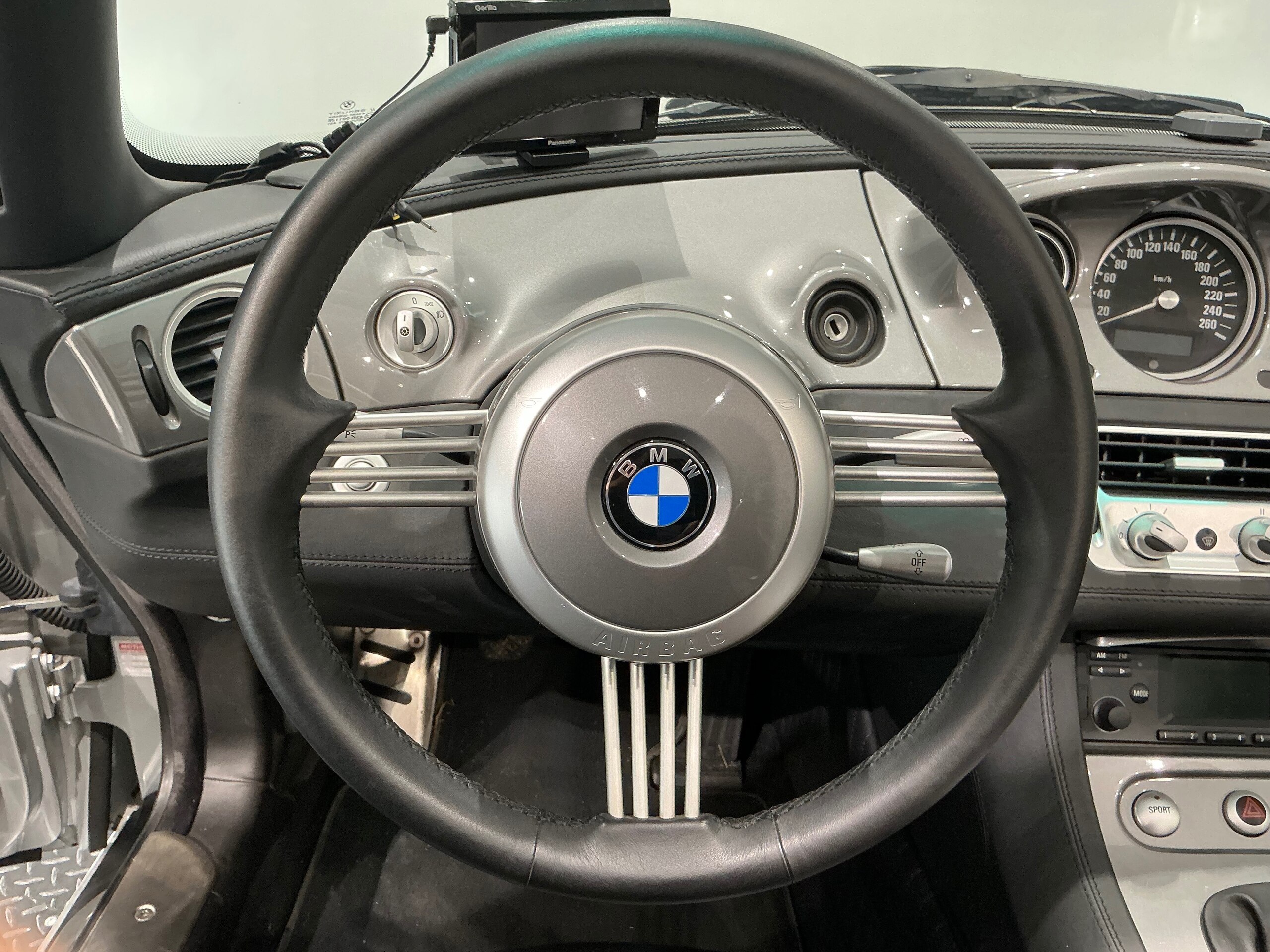 2000 BMW Z8 — Photo 12 / 19