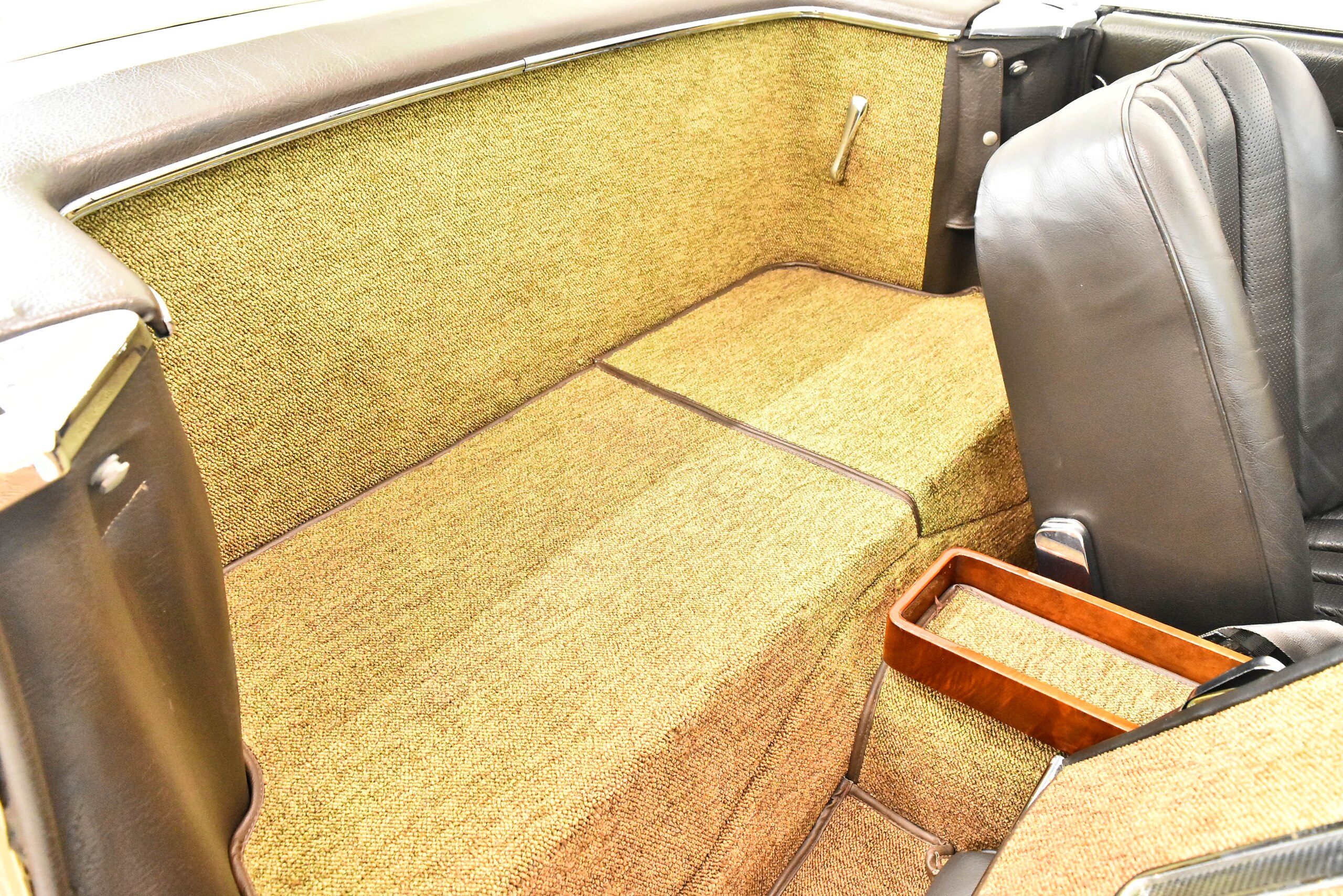 1970 Mercedes Benz 280SL — Photo 13 / 16