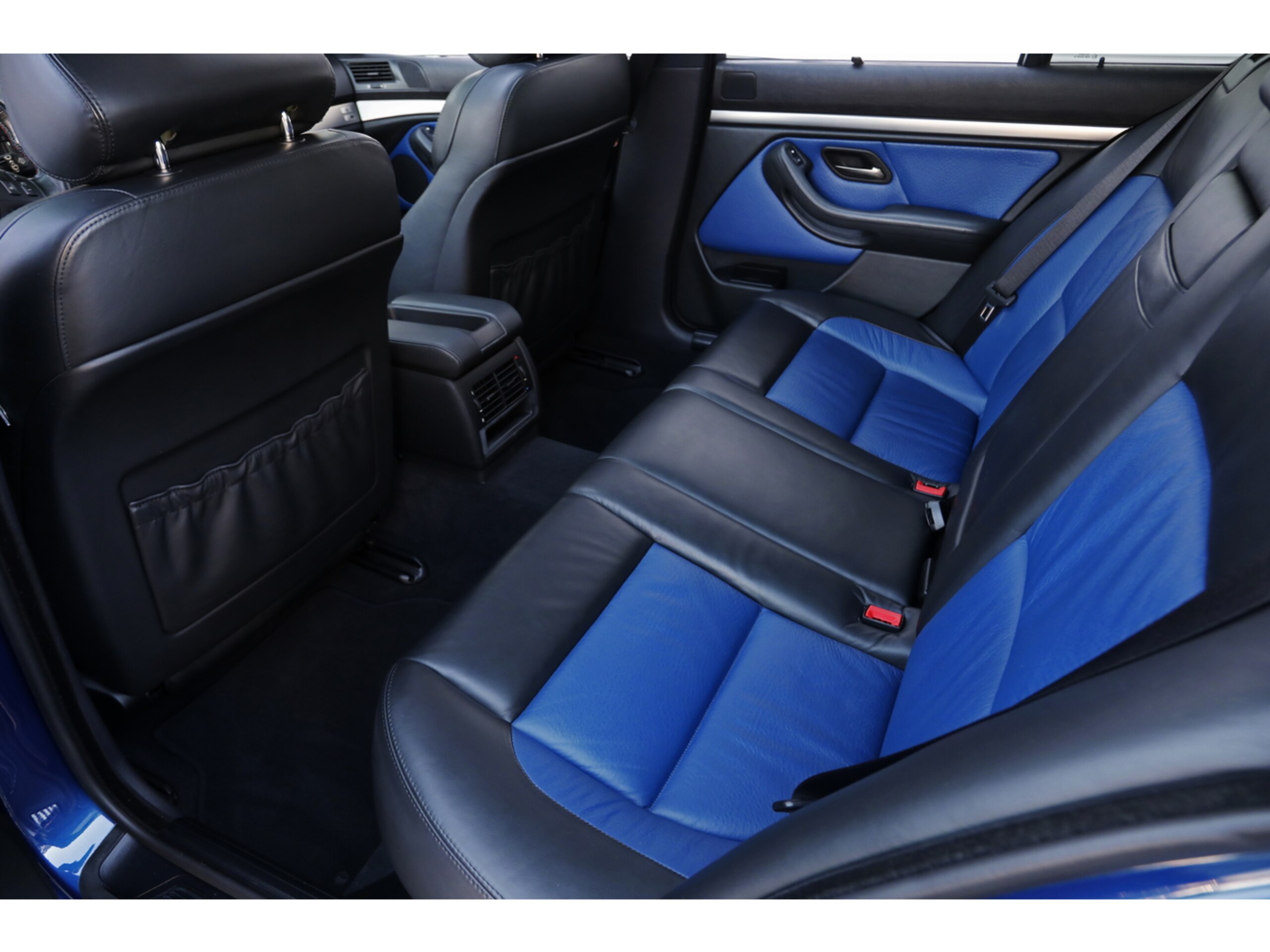 2002 BMW M5 — Photo 17 / 19