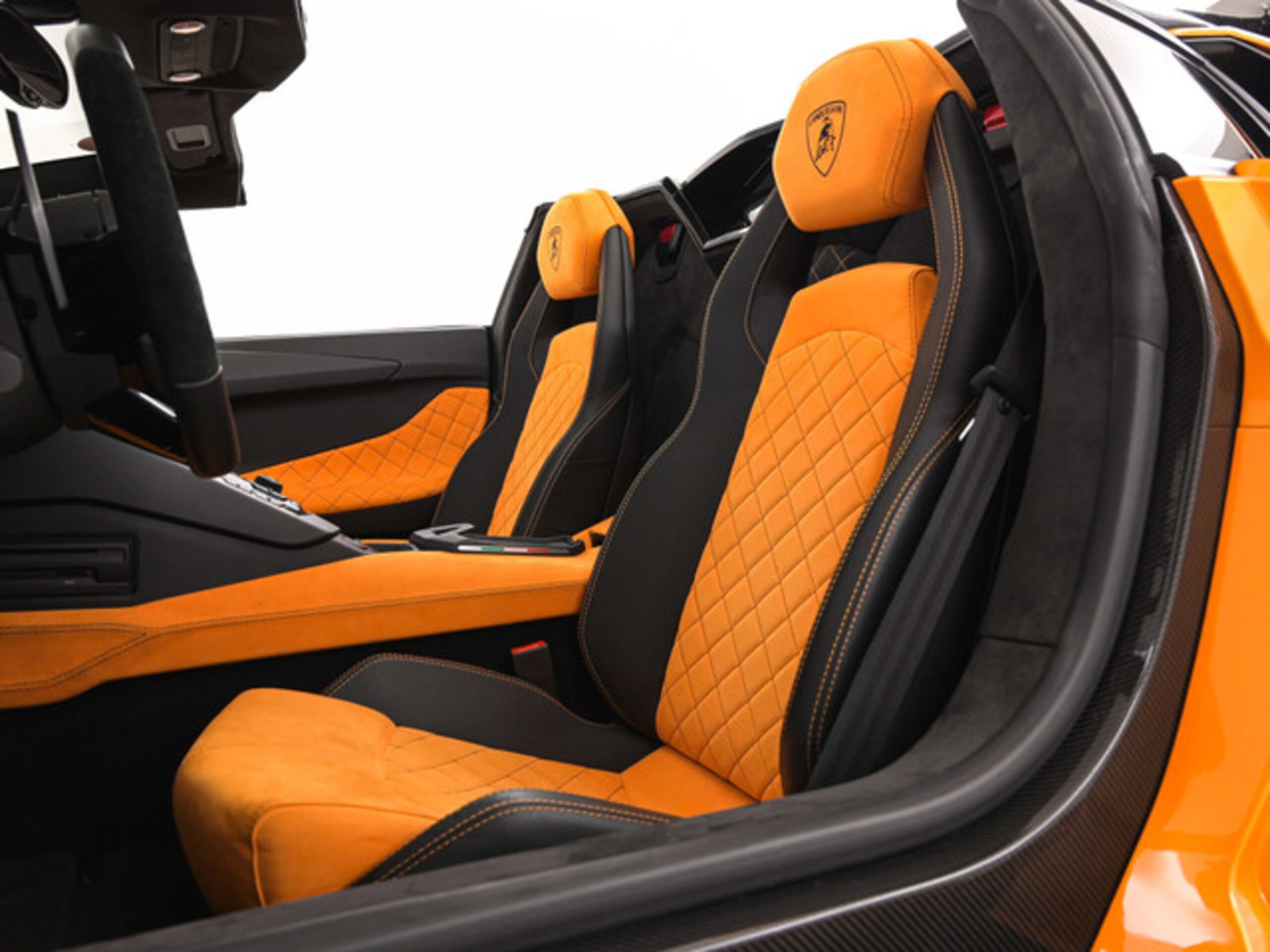 2018 Lamborghini Aventador Roadster S — Photo 15 / 24