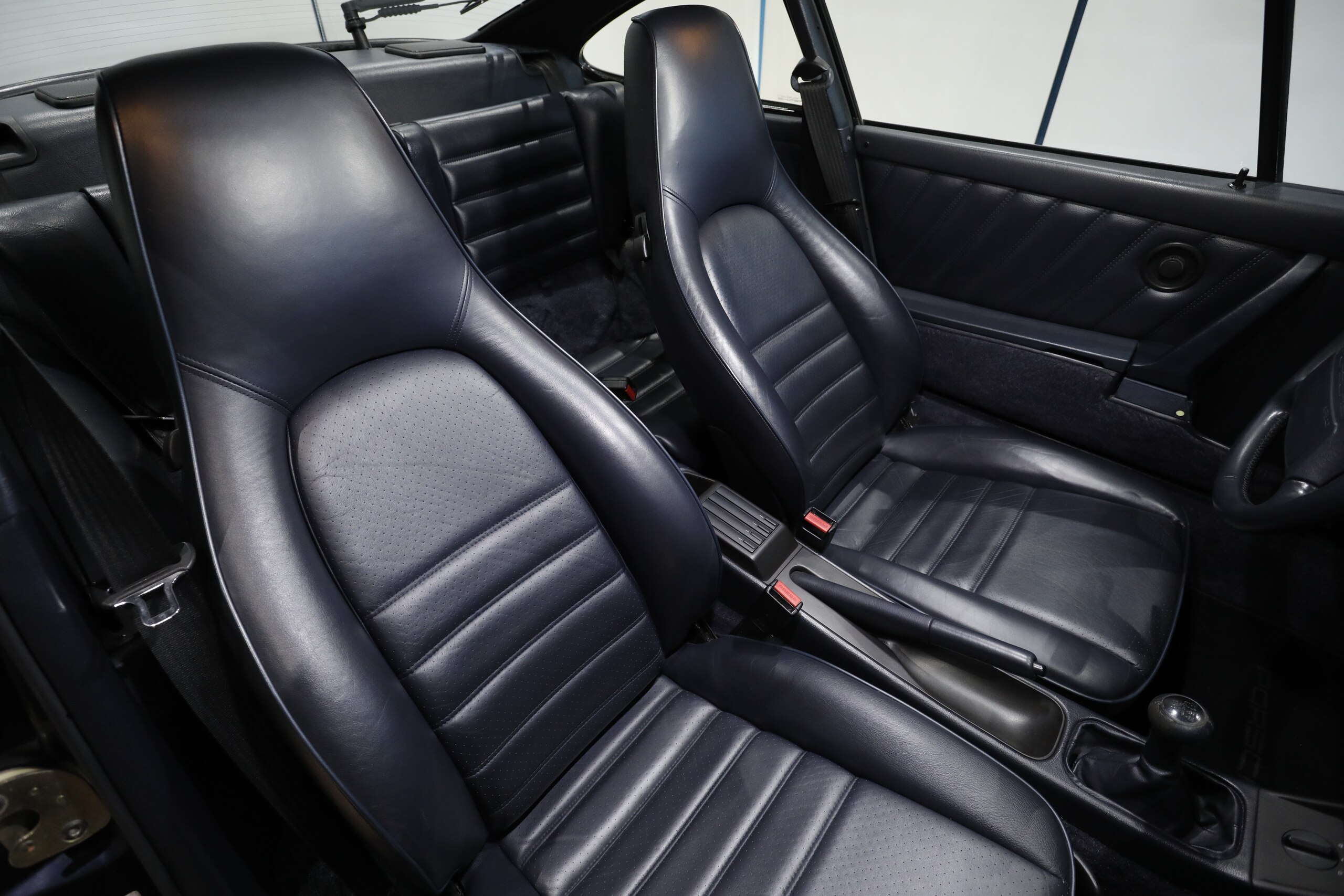 1992 Porsche 911 Carrera 2 — Photo 13 / 21