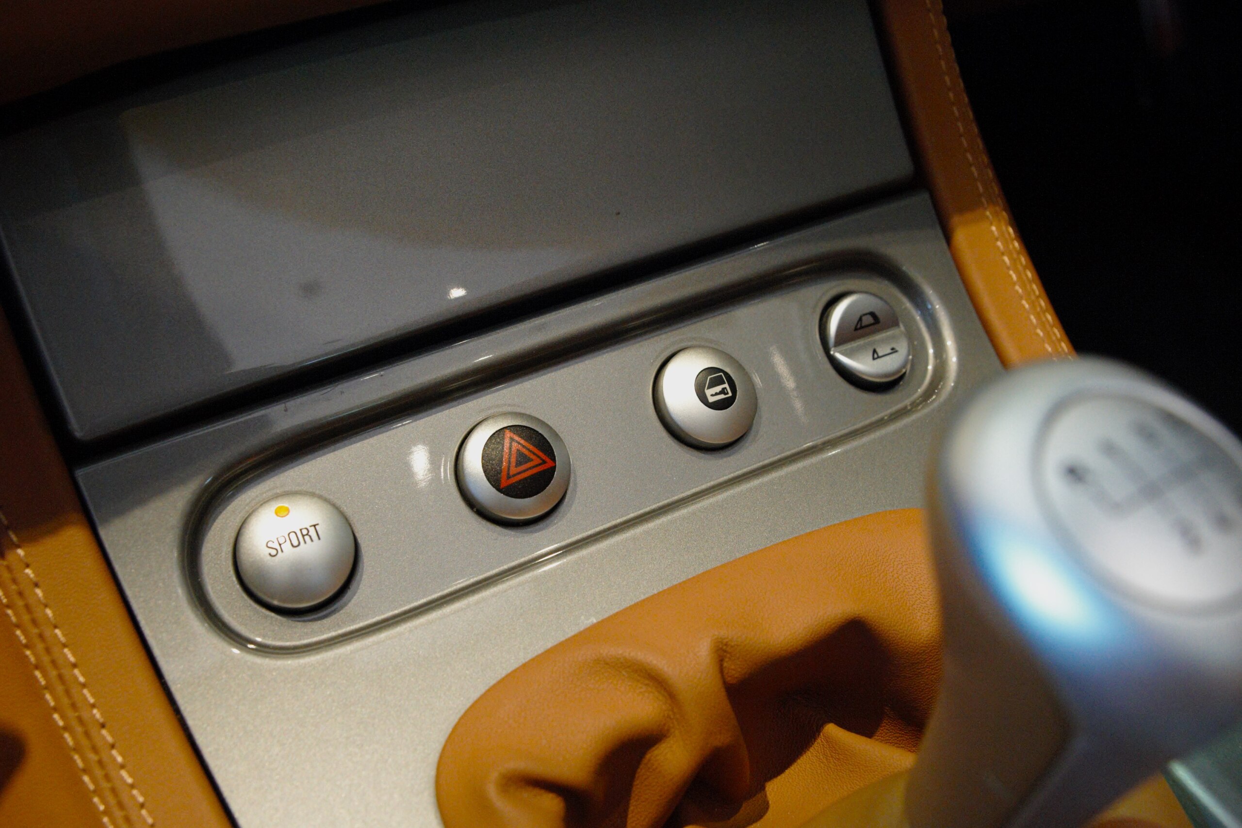2000 BMW Z8 — Photo 14 / 18