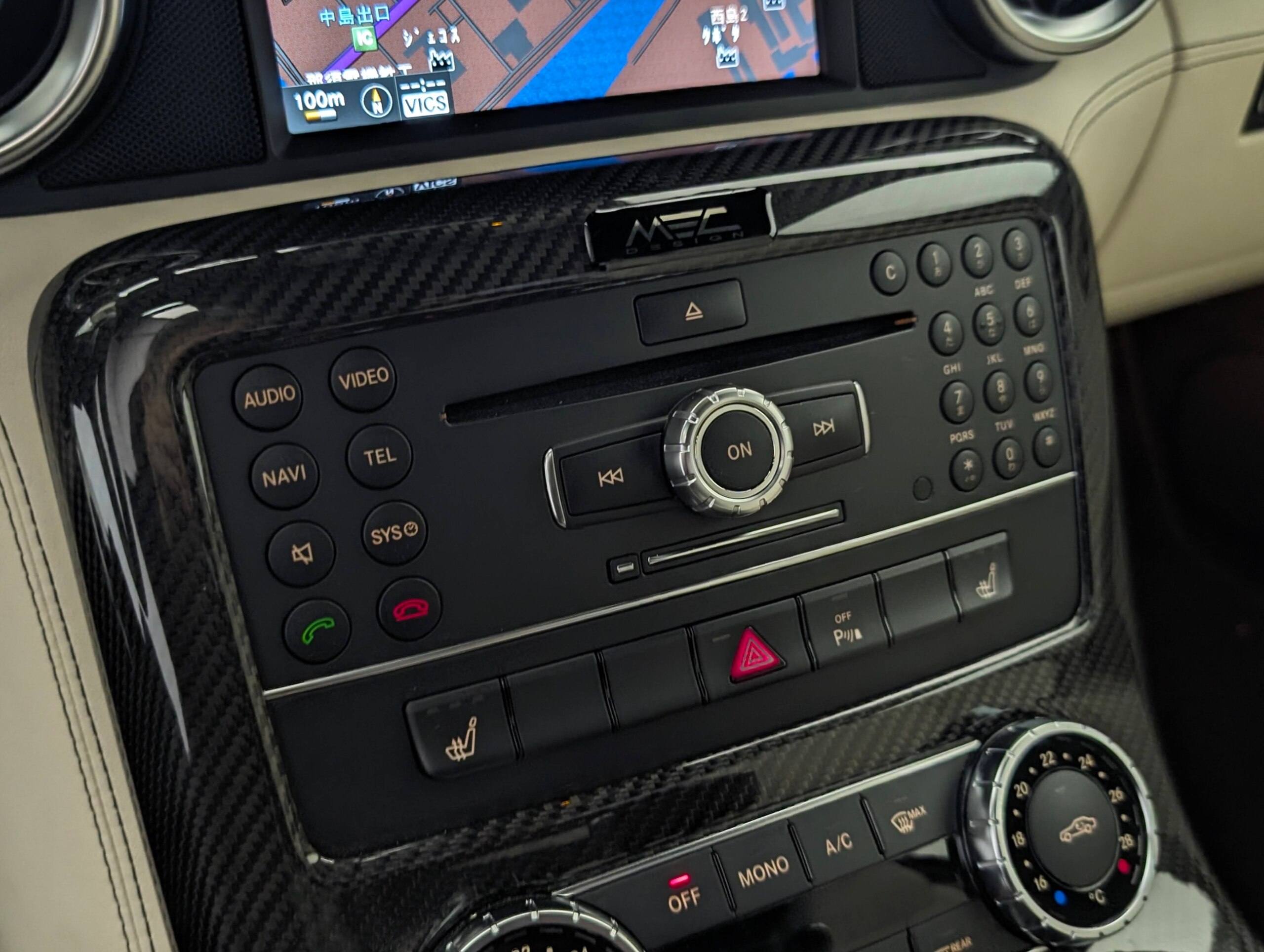 2010 Mercedes Benz SLS AMG — Photo 12 / 19