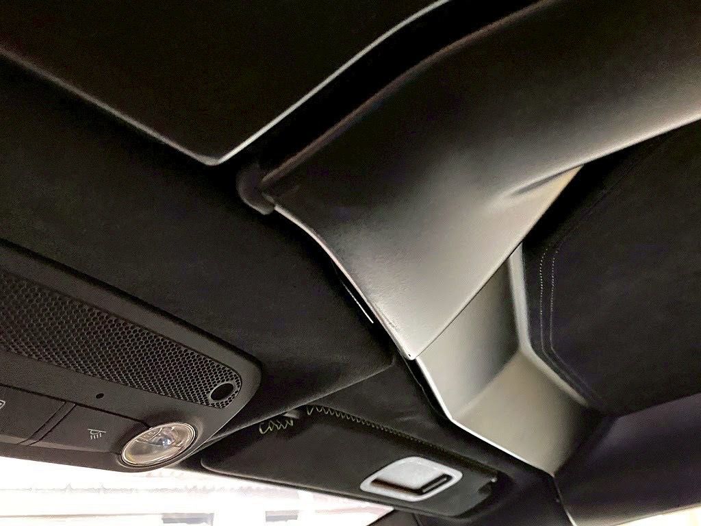 2020 Lamborghini Aventador SVJ Roadster — Photo 17 / 24