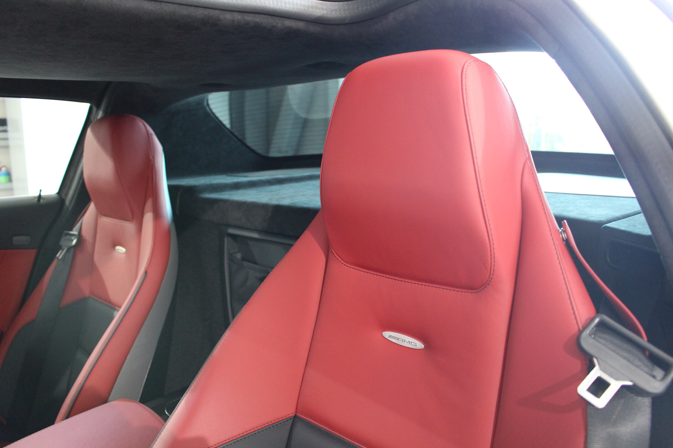 2010 Mercedes Benz SLS AMG — Photo 14 / 20