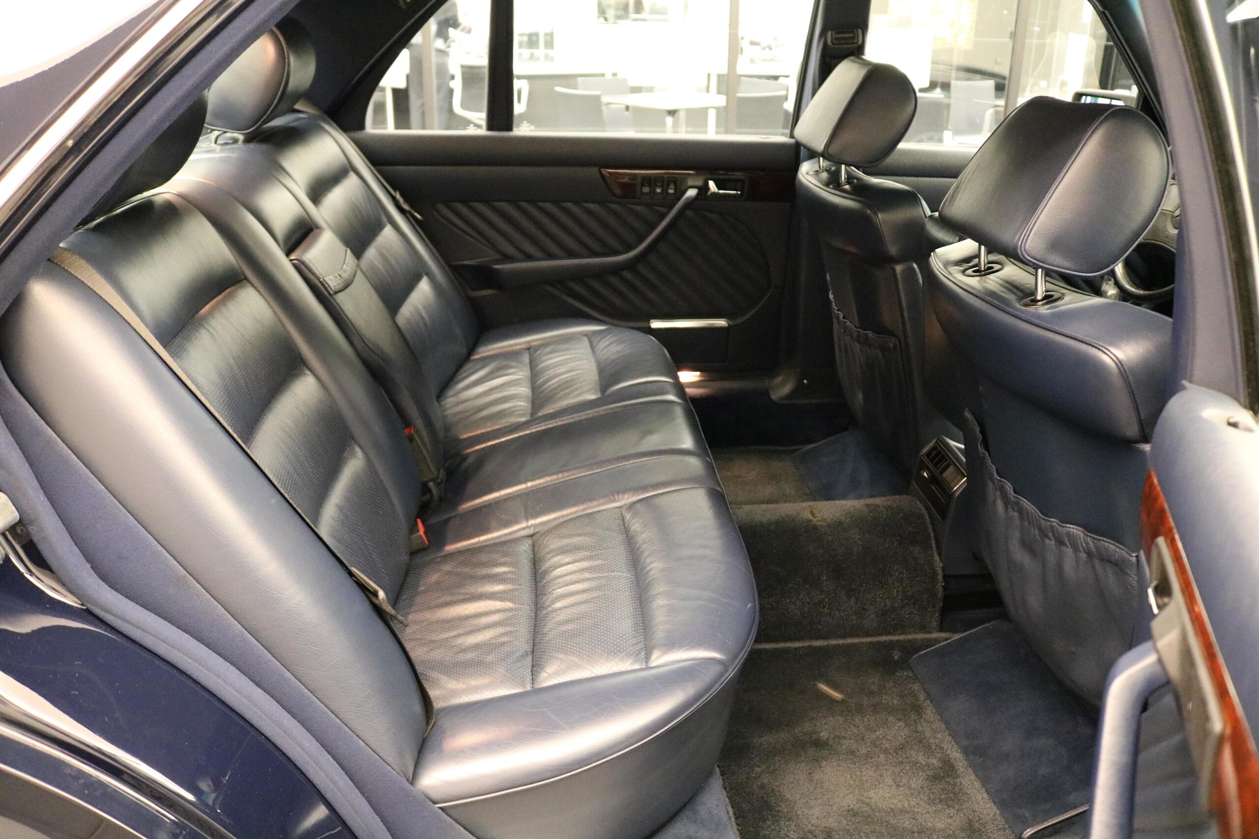 1990 Mercedes Benz 560SEL — Photo 11 / 15