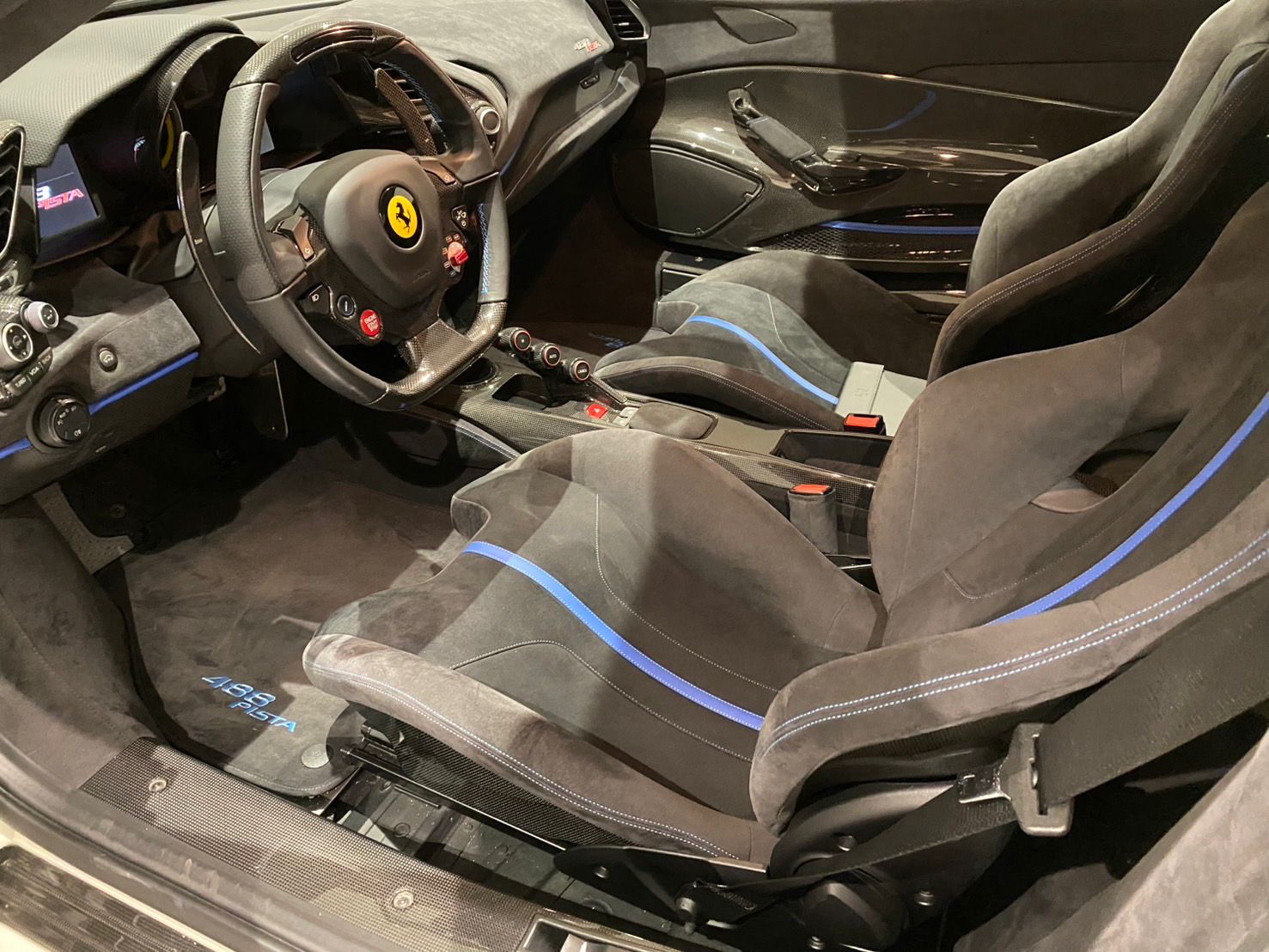 2019 Ferrari 488 Pista — Photo 9 / 24