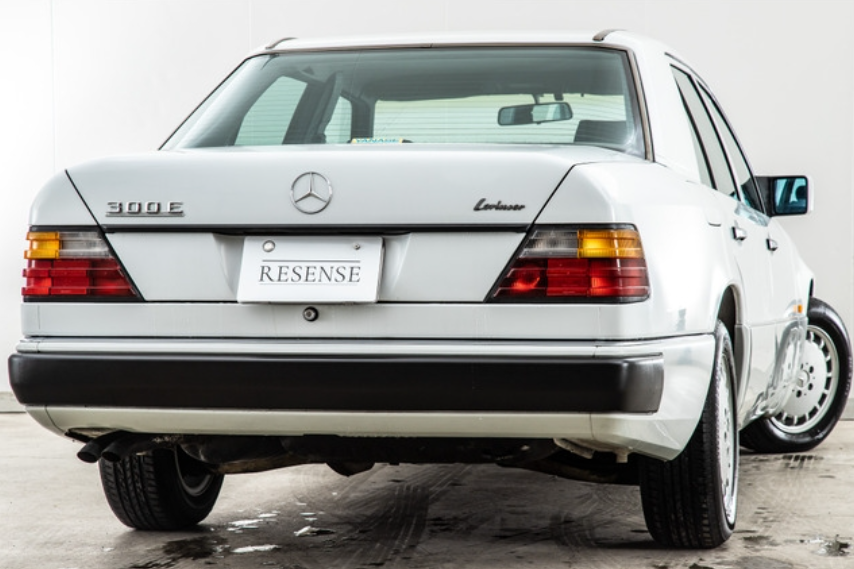1991 Mercedes Benz 300E — Photo 8 / 13