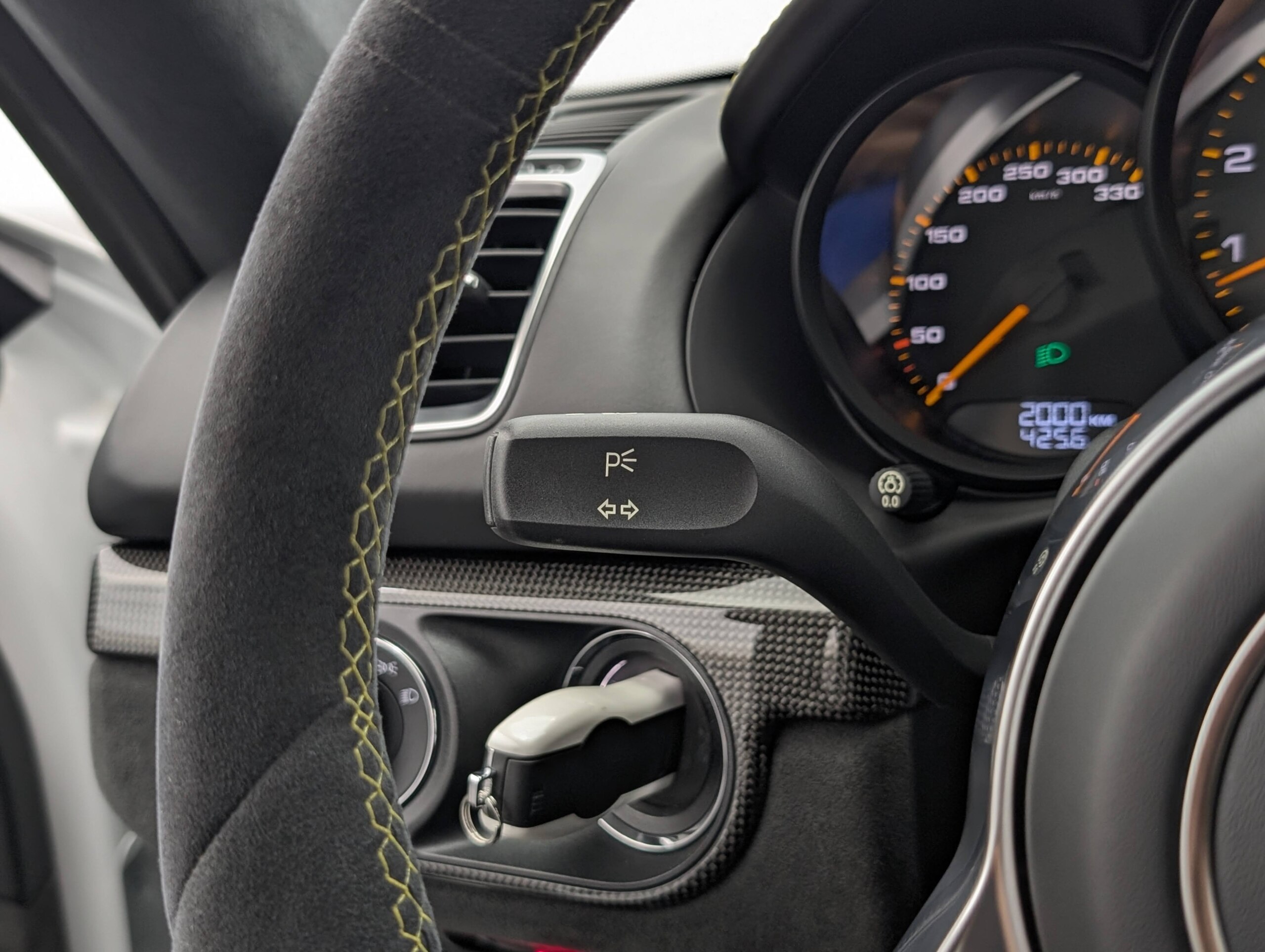2016 Porsche Cayman GT4 — Photo 23 / 38
