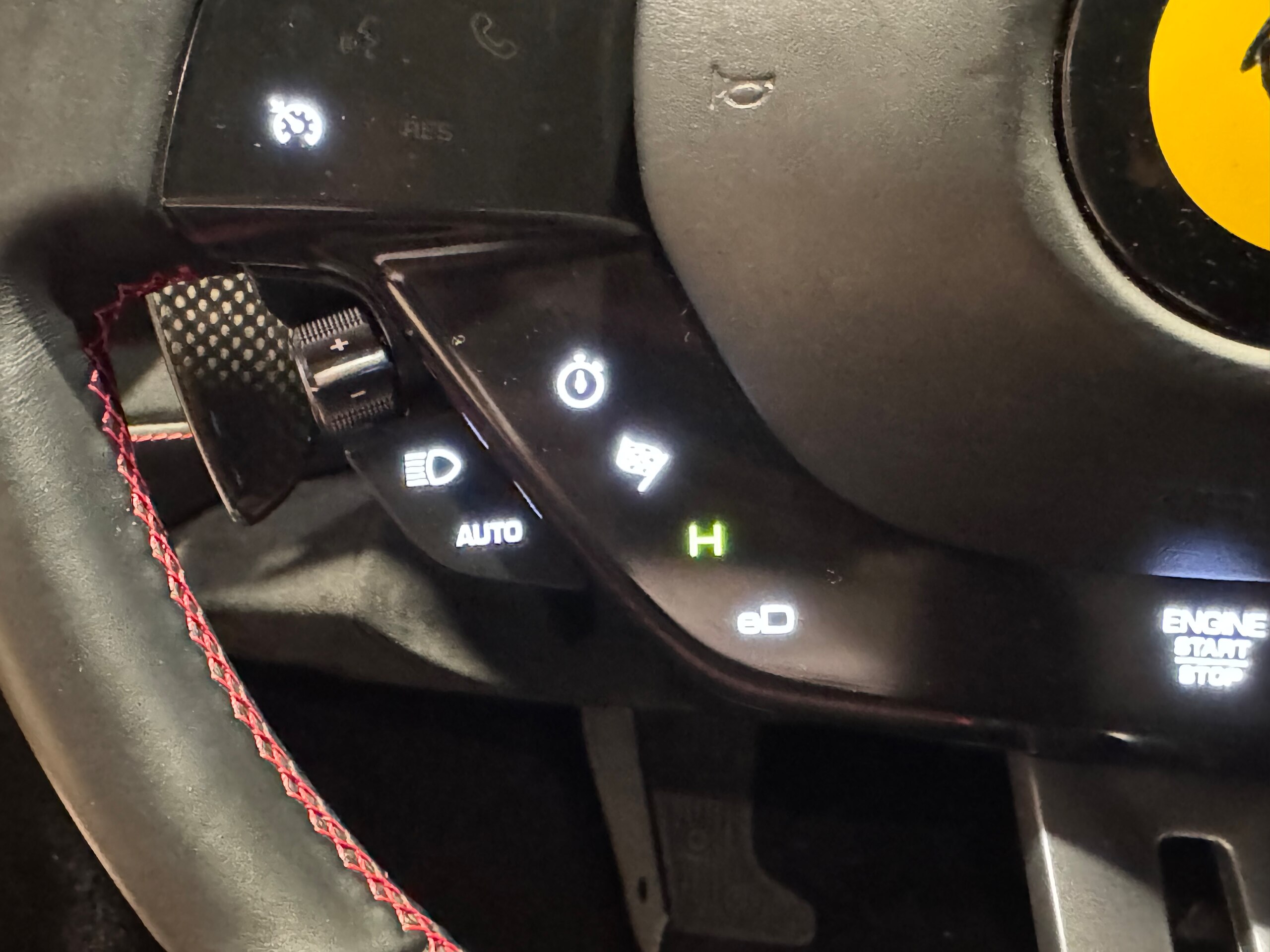 2021 Ferrari SF90 Stradale — Photo 18 / 29