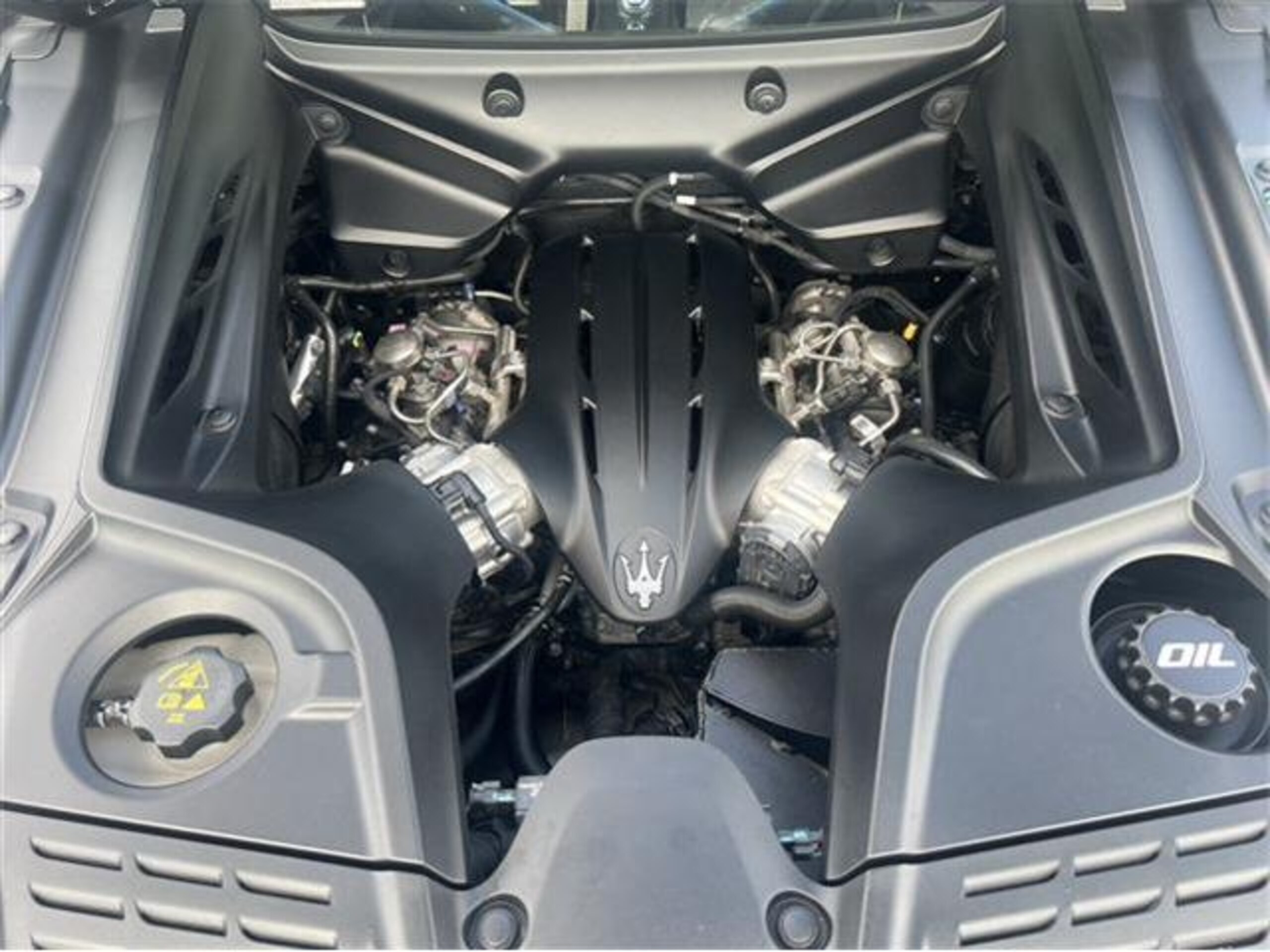 2022 Maserati MC20 — Photo 12 / 13