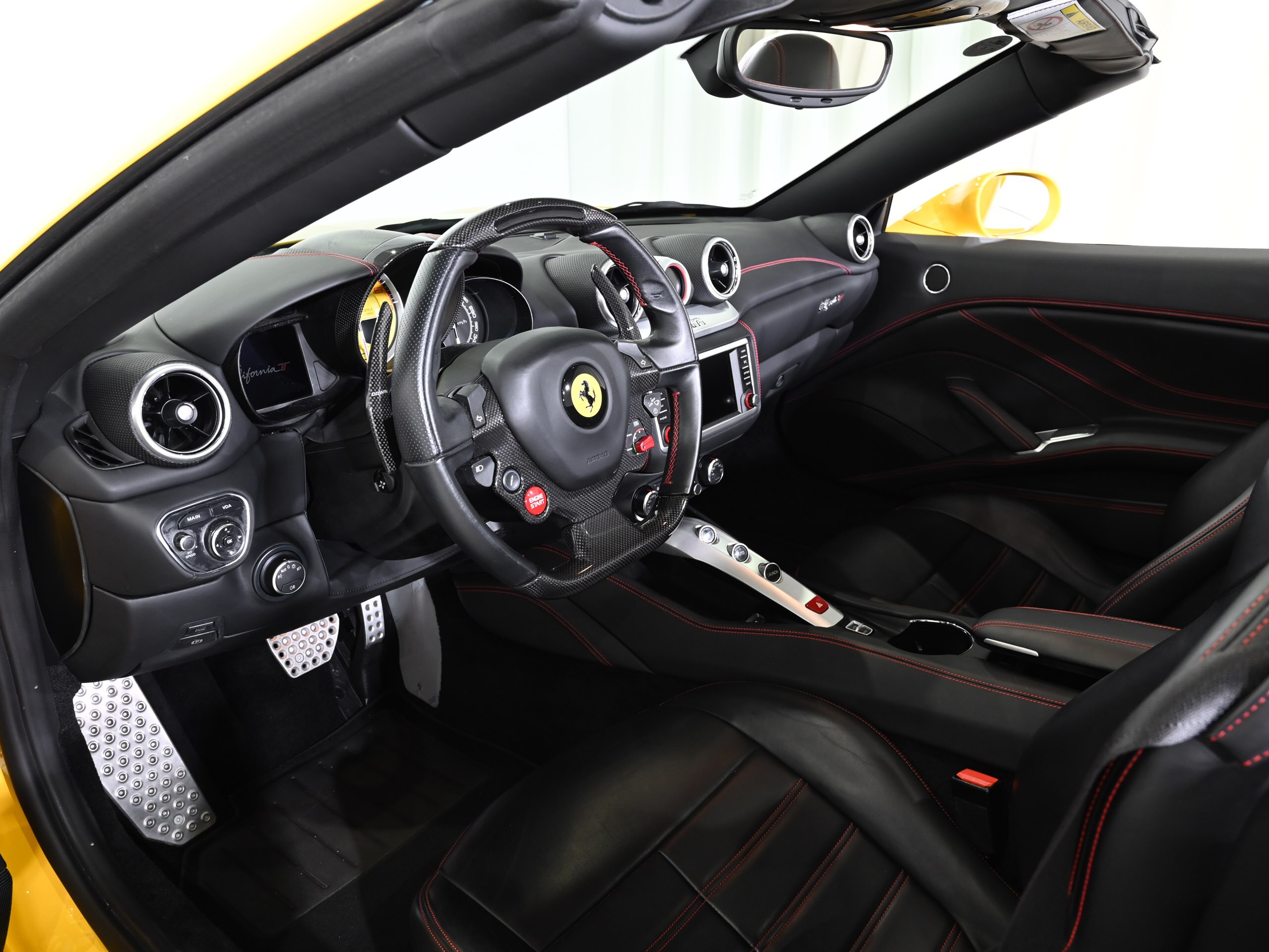 2016 Ferrari California T — Photo 7 / 23